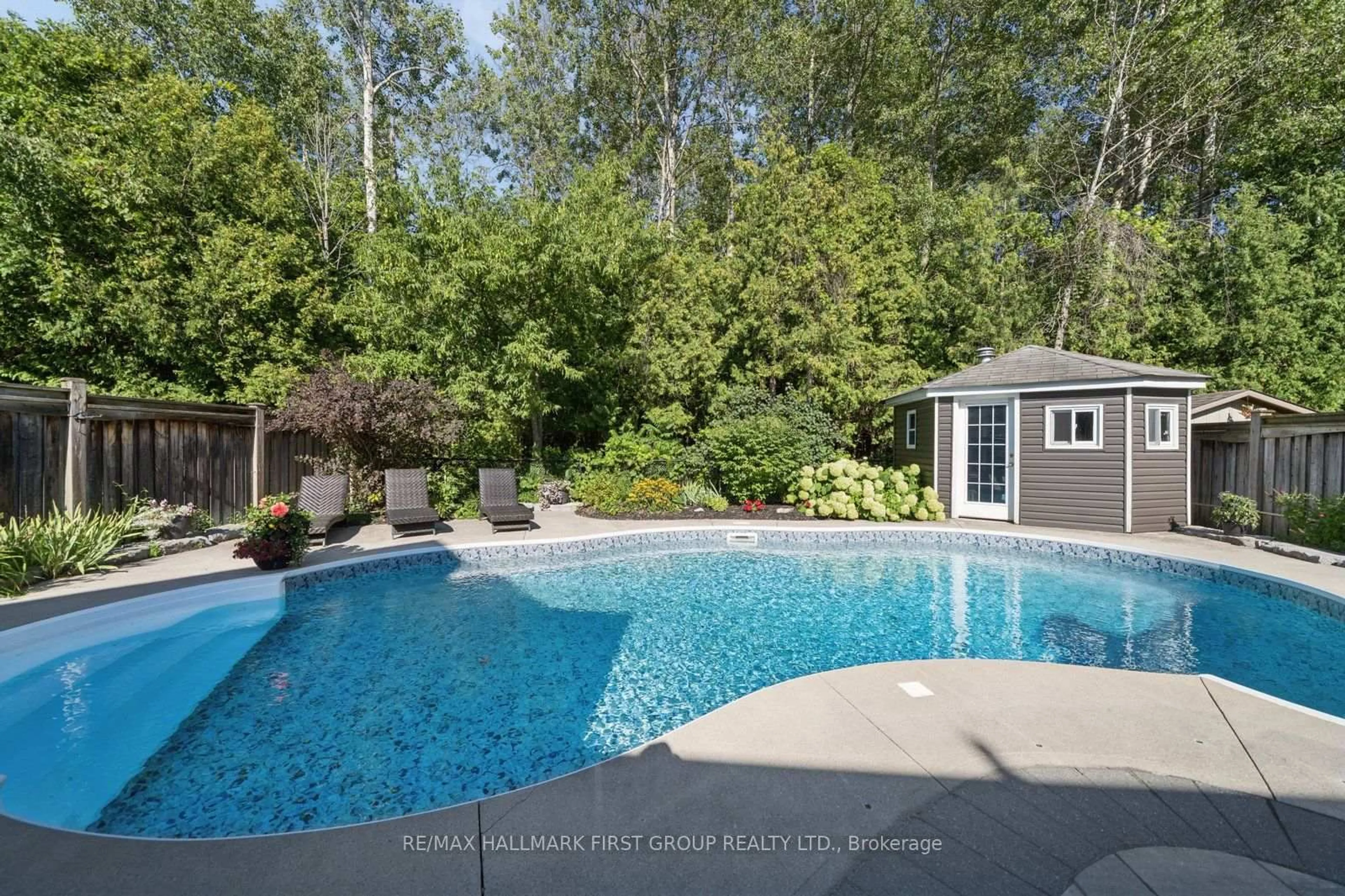 Pool for 9 Pebblebrook Cres, Whitby Ontario L1R 3P4
