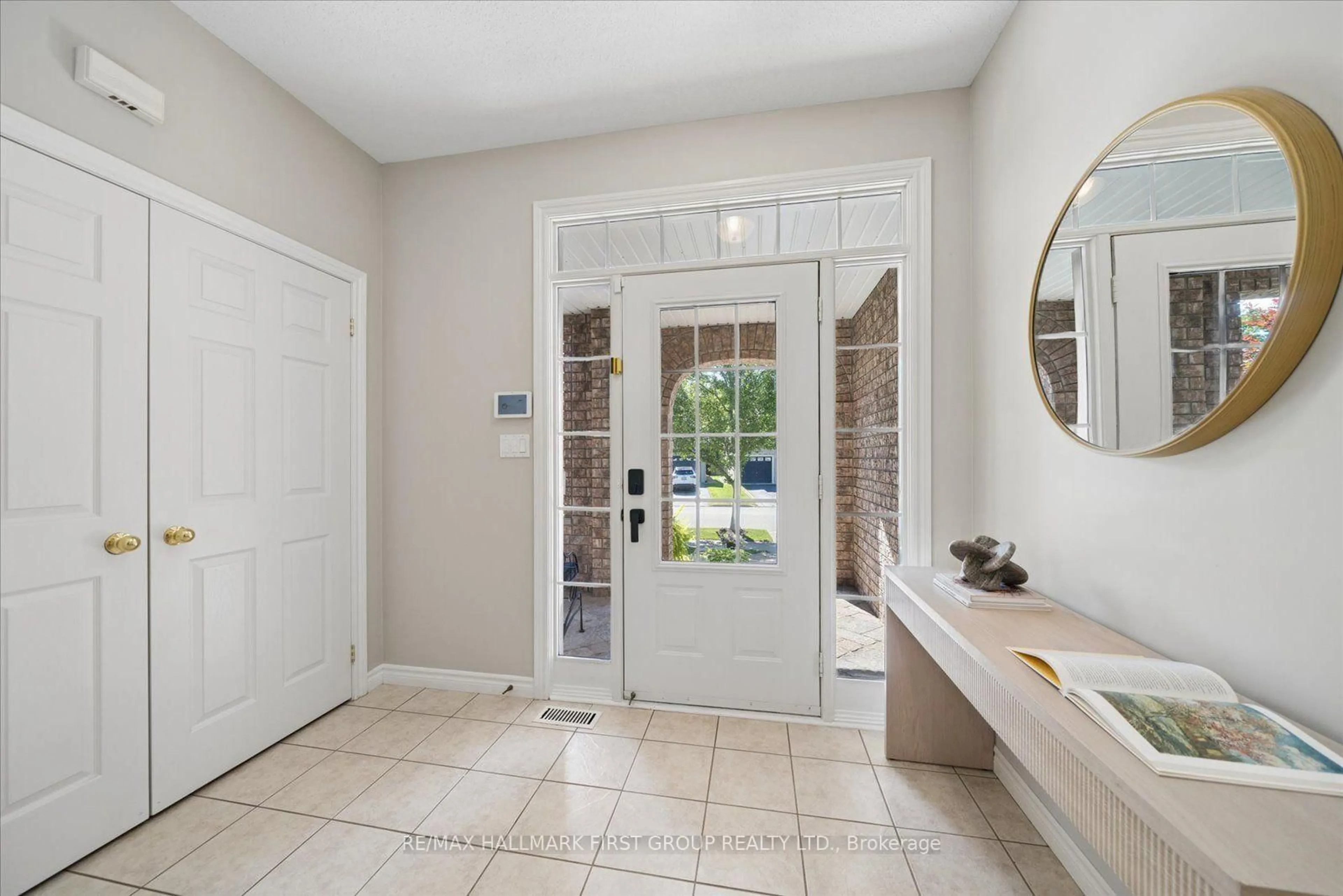 Indoor entryway for 9 Pebblebrook Cres, Whitby Ontario L1R 3P4
