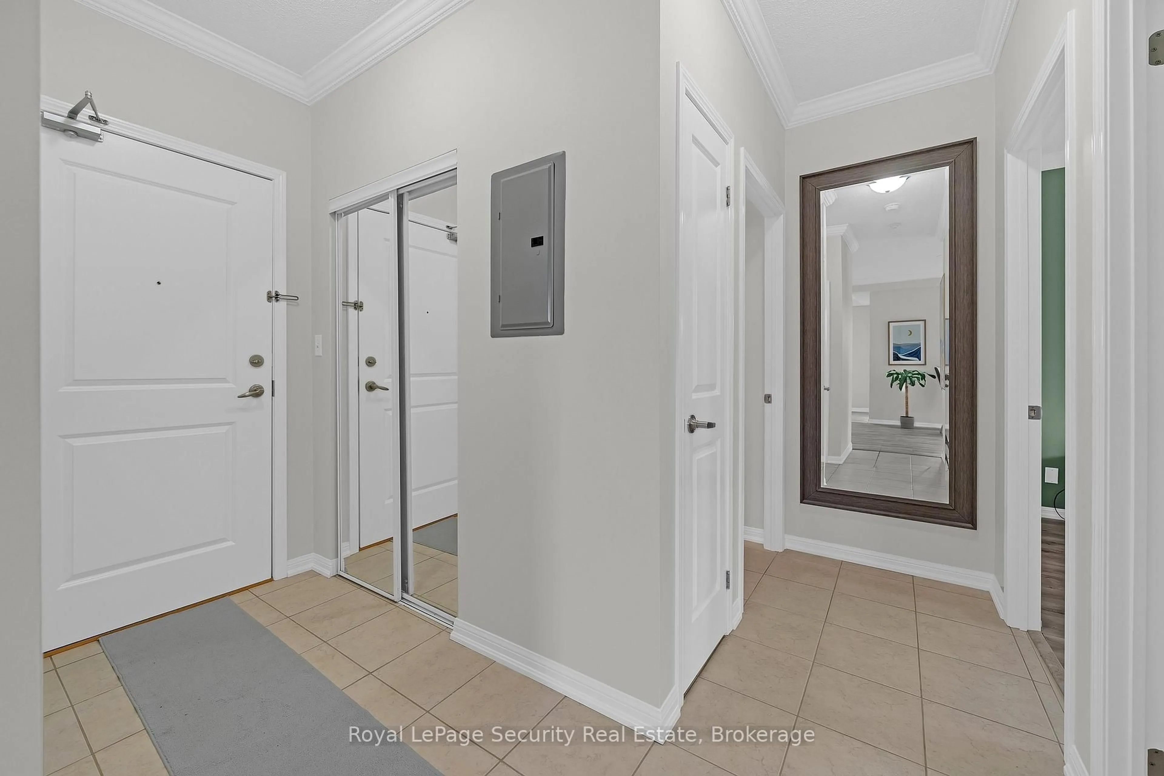 Indoor entryway for 52 Harvey Johnston Way #101, Whitby Ontario L1M 0J7