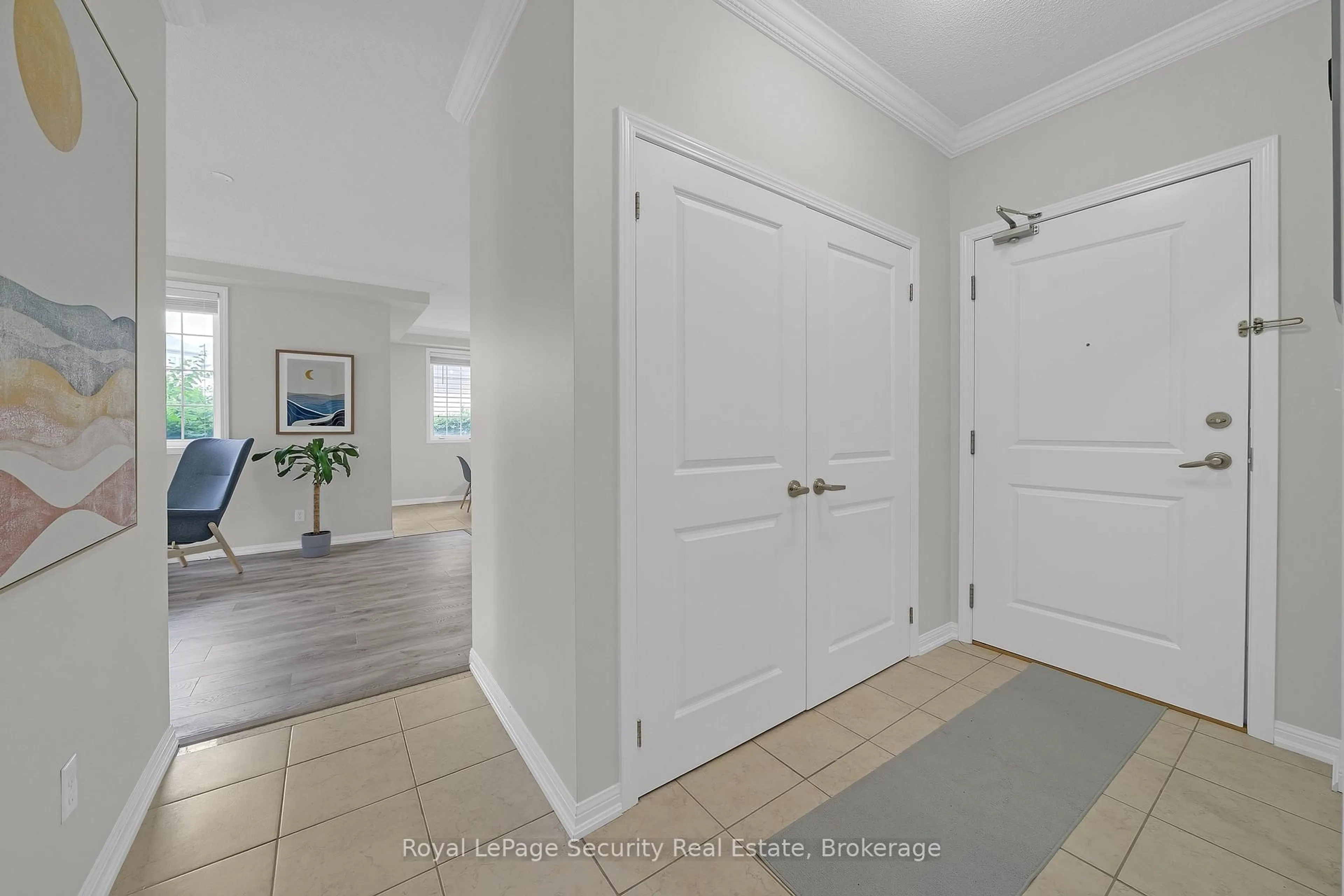 Indoor entryway for 52 Harvey Johnston Way #101, Whitby Ontario L1M 0J7