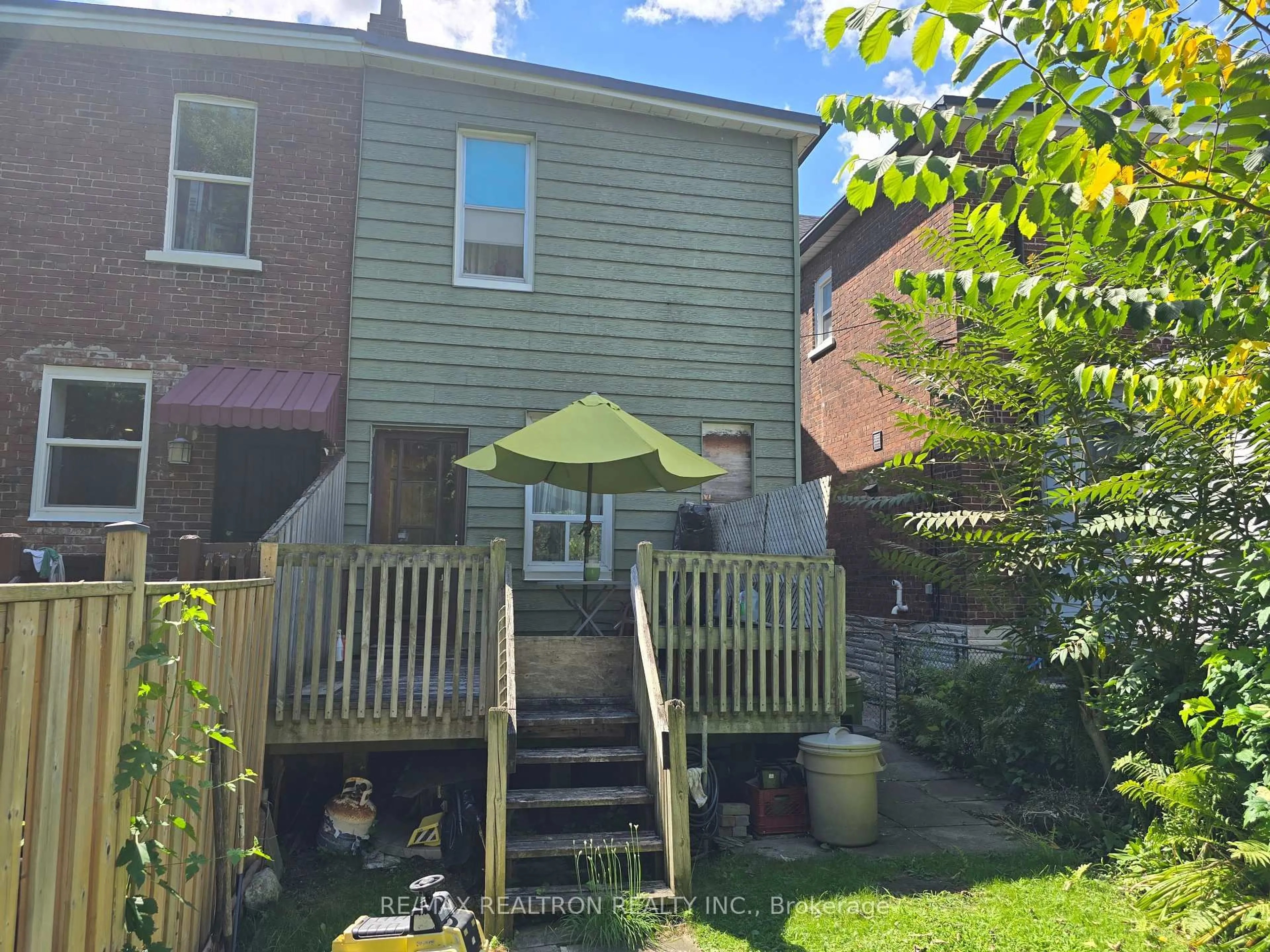 Patio, street for 259 Woodbine Ave, Toronto Ontario M4L 3P3