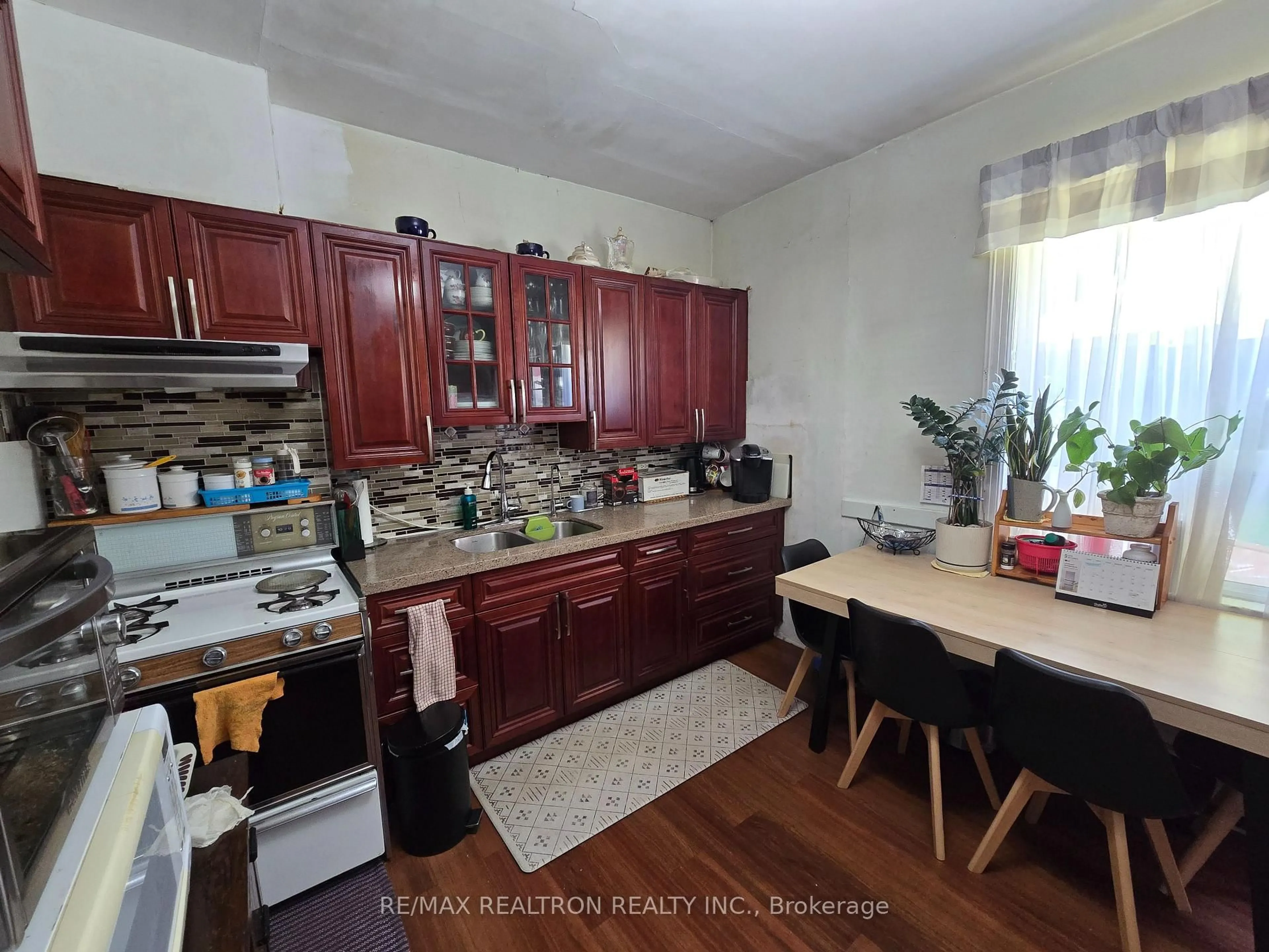 Standard kitchen, unknown for 259 Woodbine Ave, Toronto Ontario M4L 3P3