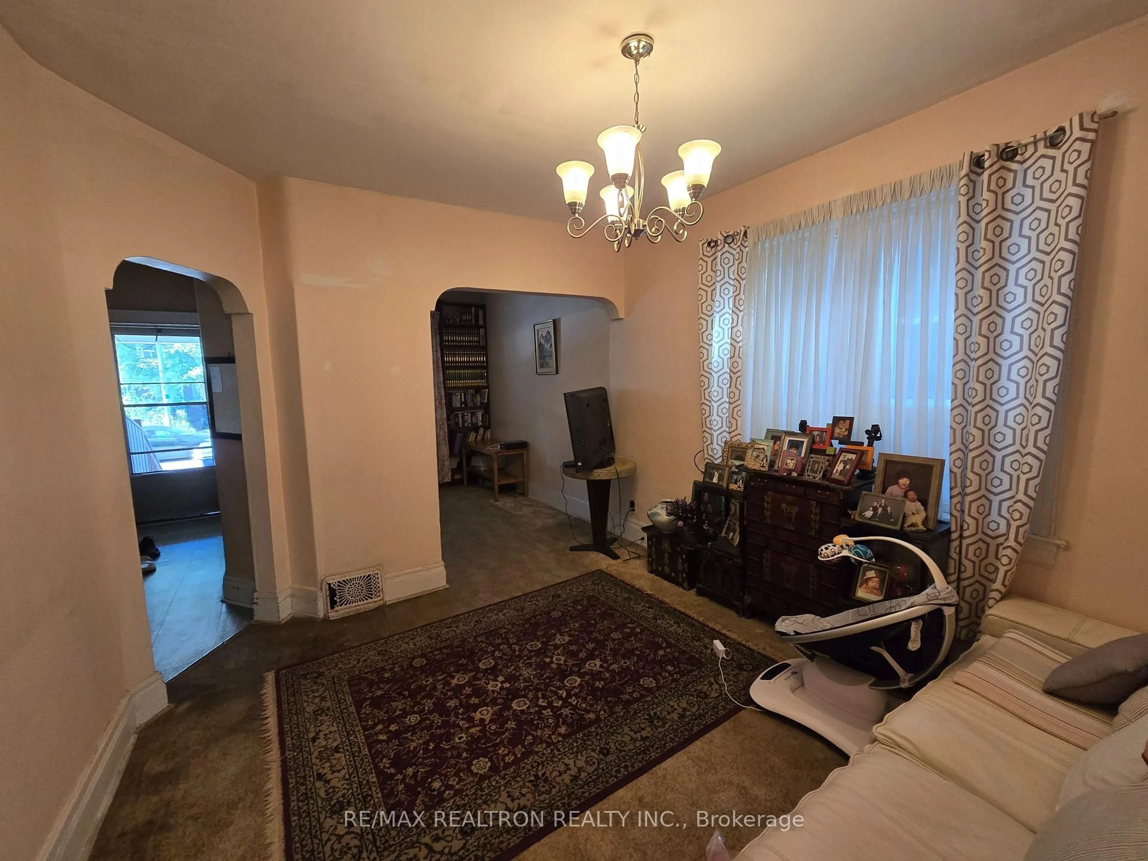 A pic of a room for 259 Woodbine Ave, Toronto Ontario M4L 3P3