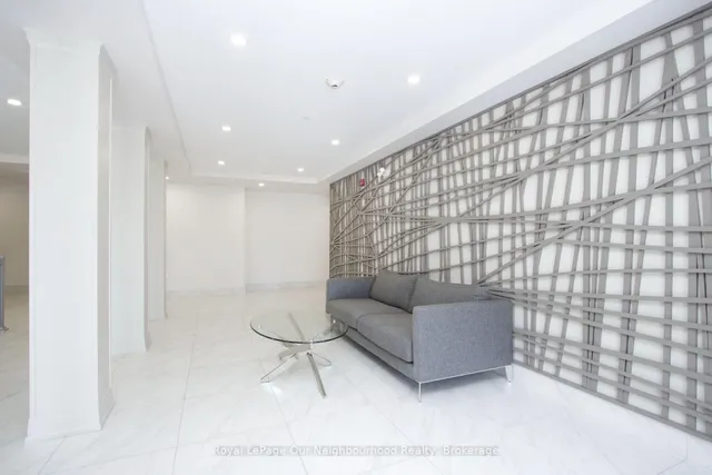 65 Shipway Ave #210, Clarington 4