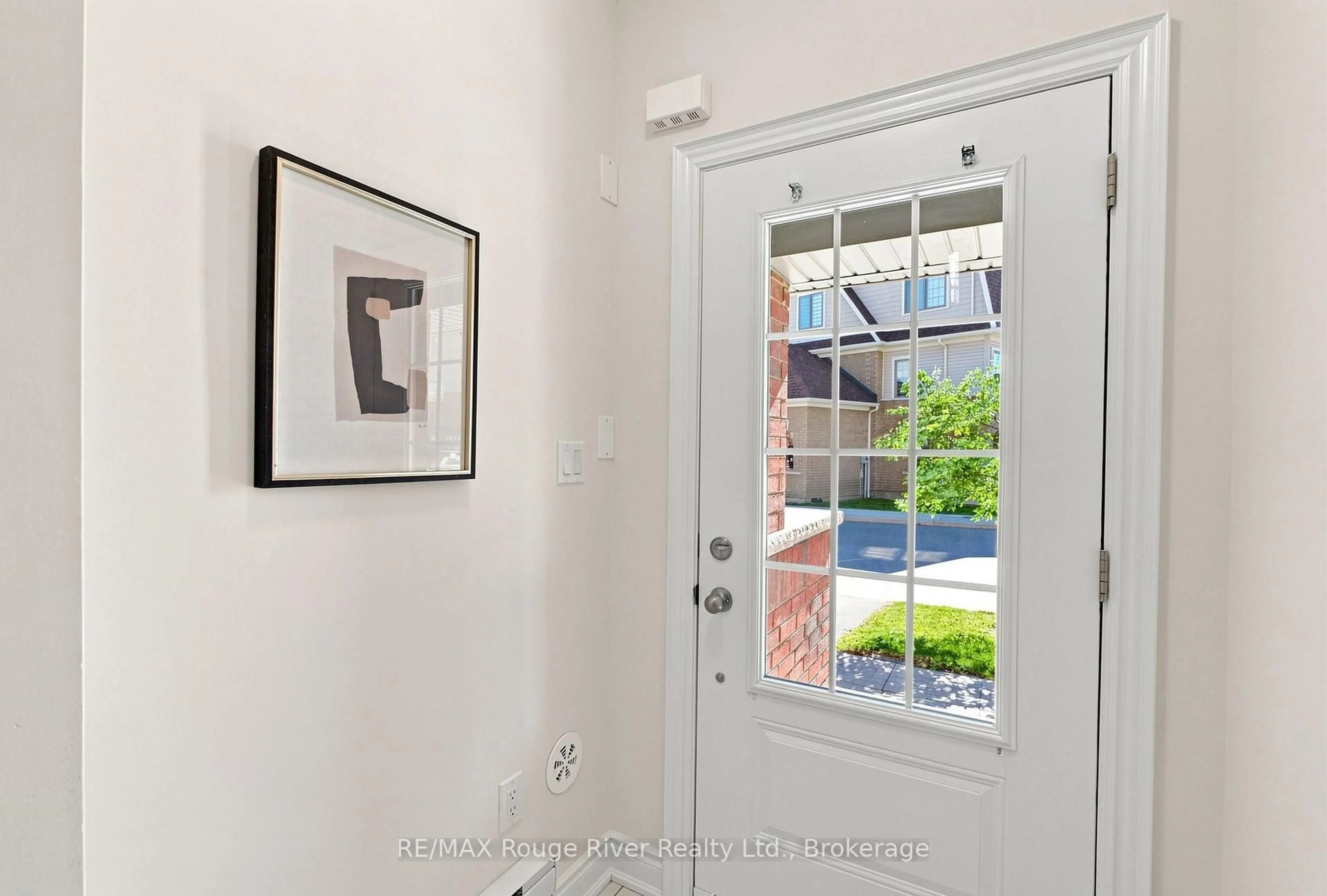 Indoor entryway for 2607 Magdalen Path, Oshawa Ontario L1L 0R6