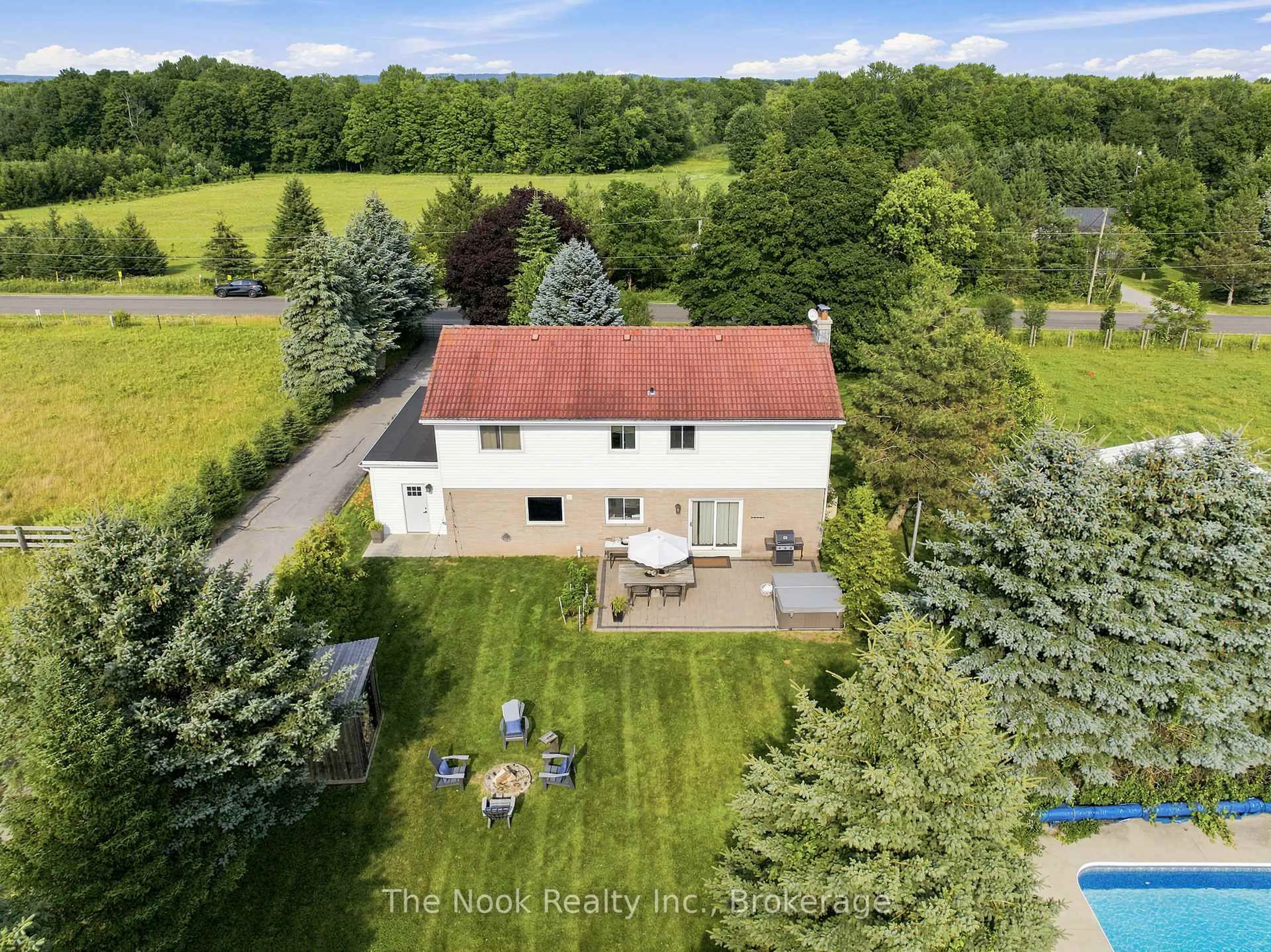 A pic from outside/outdoor area/front of a property/back of a property/a pic from drone, unknown for 4386 Middle Rd, Clarington Ontario L1C 6P8