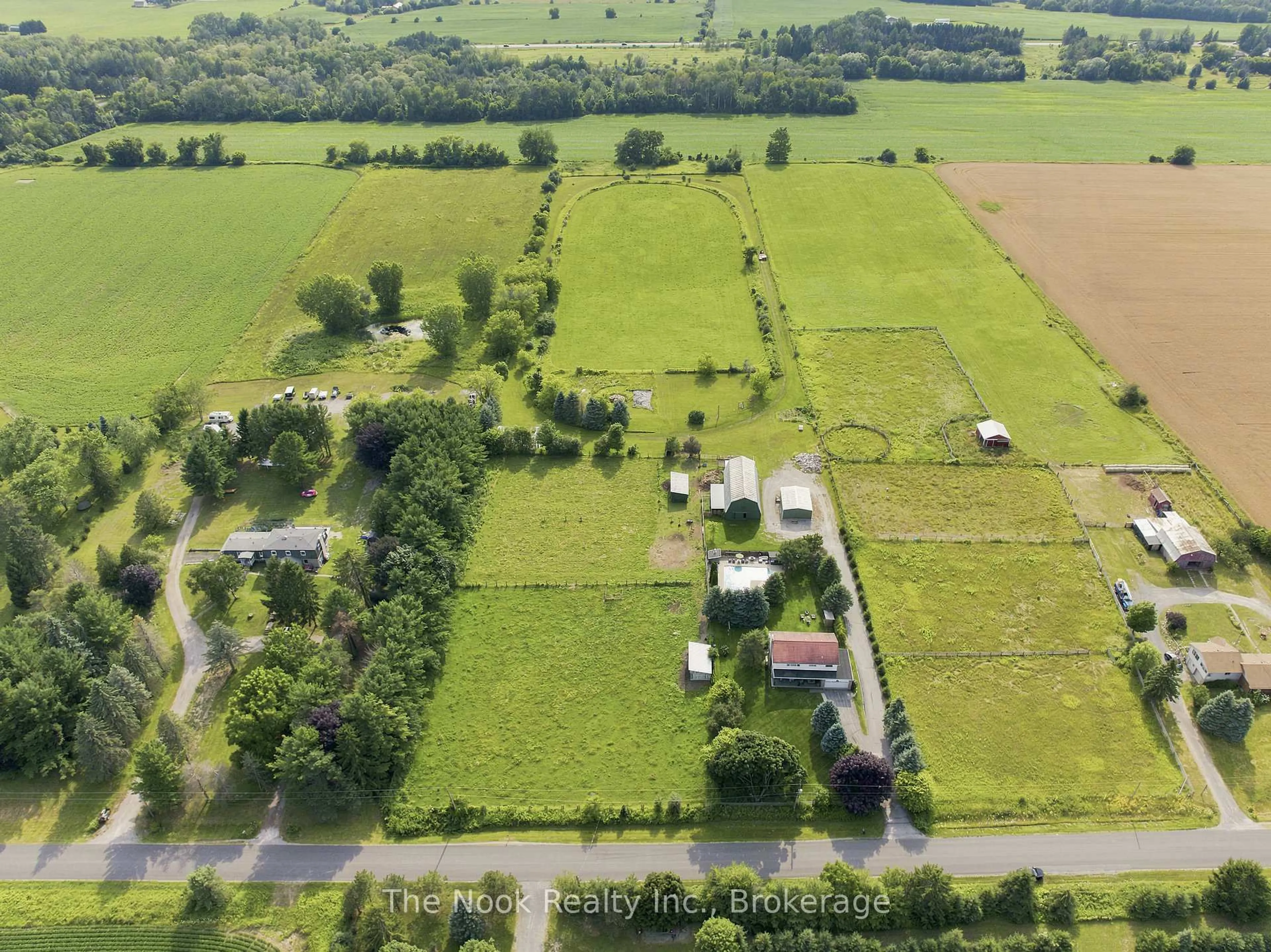 A pic from outside/outdoor area/front of a property/back of a property/a pic from drone, unknown for 4386 Middle Rd, Clarington Ontario L1C 6P8