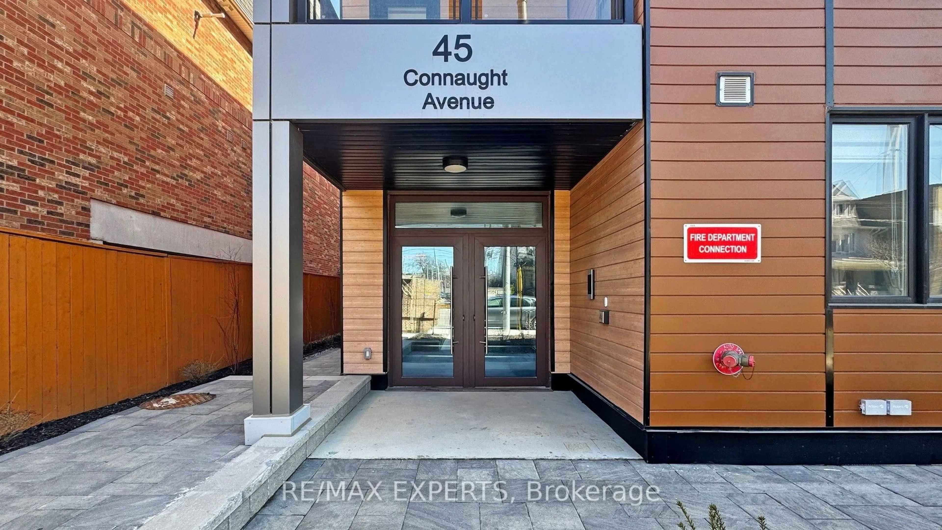 Indoor foyer for 45 Connaught Ave #103, Toronto Ontario M4L 2V8