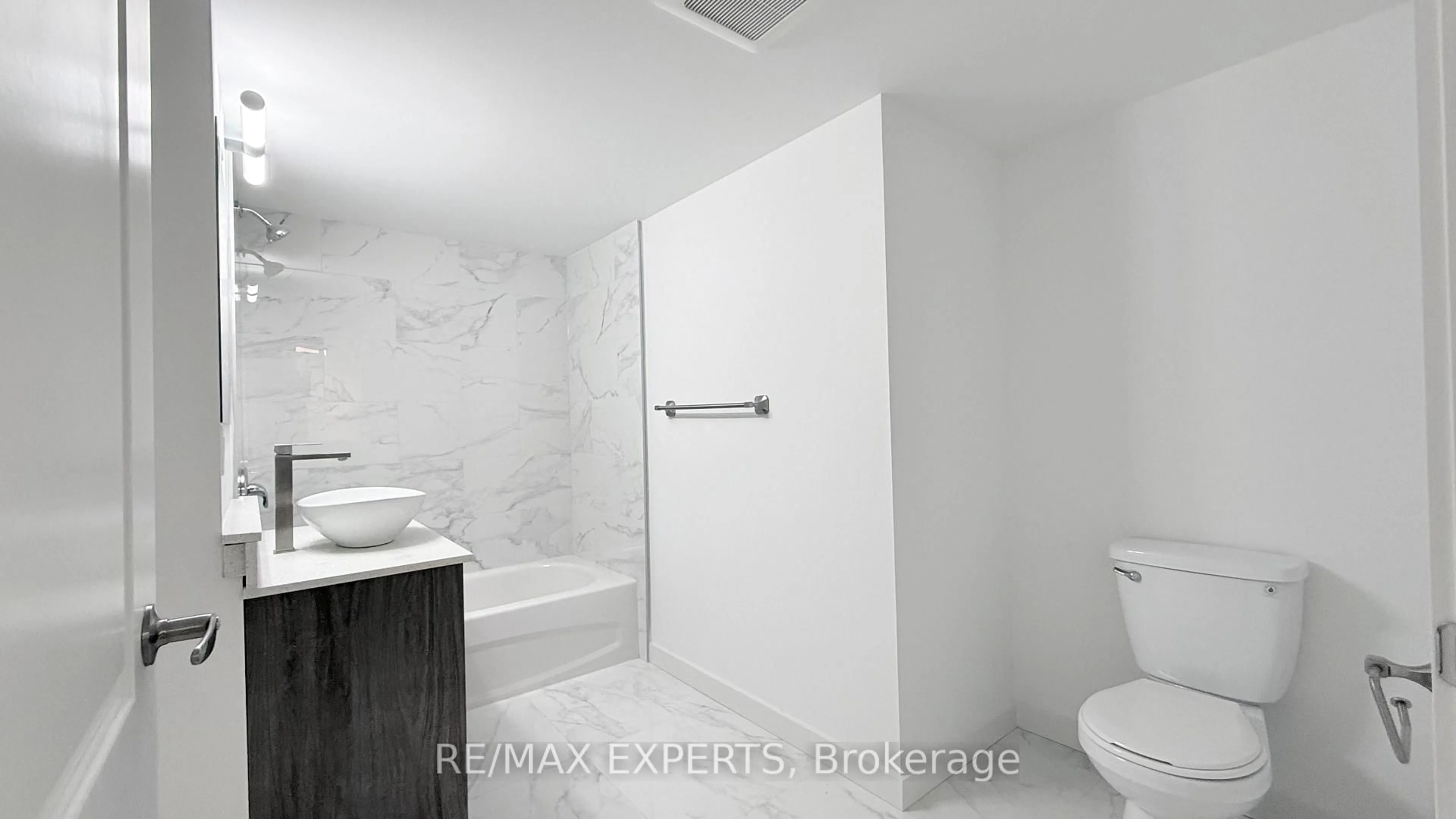 Unknown for 45 Connaught Ave #402, Toronto Ontario M4L 2V8