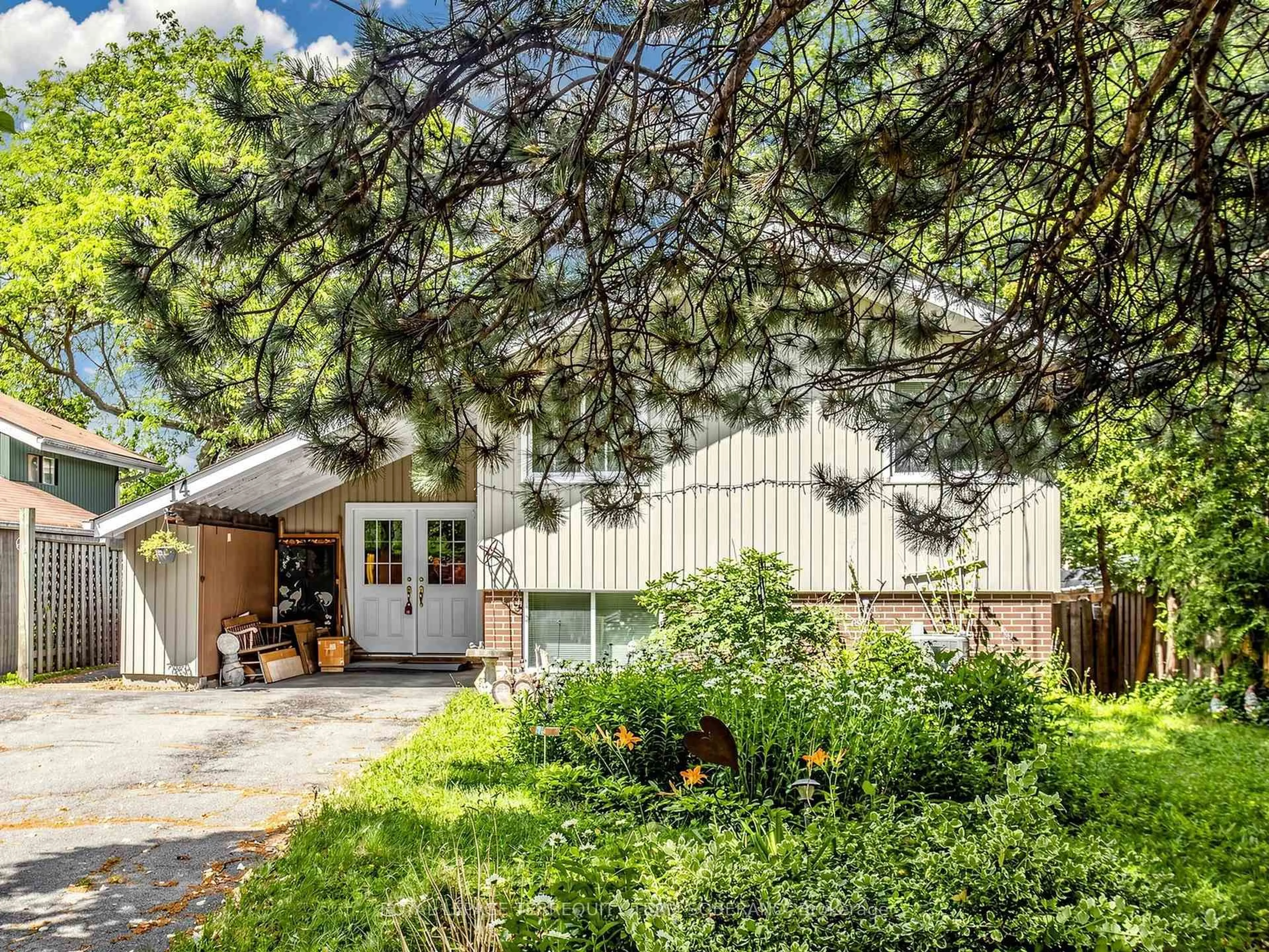 Unknown for 14 Rosswood Cres, Toronto Ontario M1P 3N2