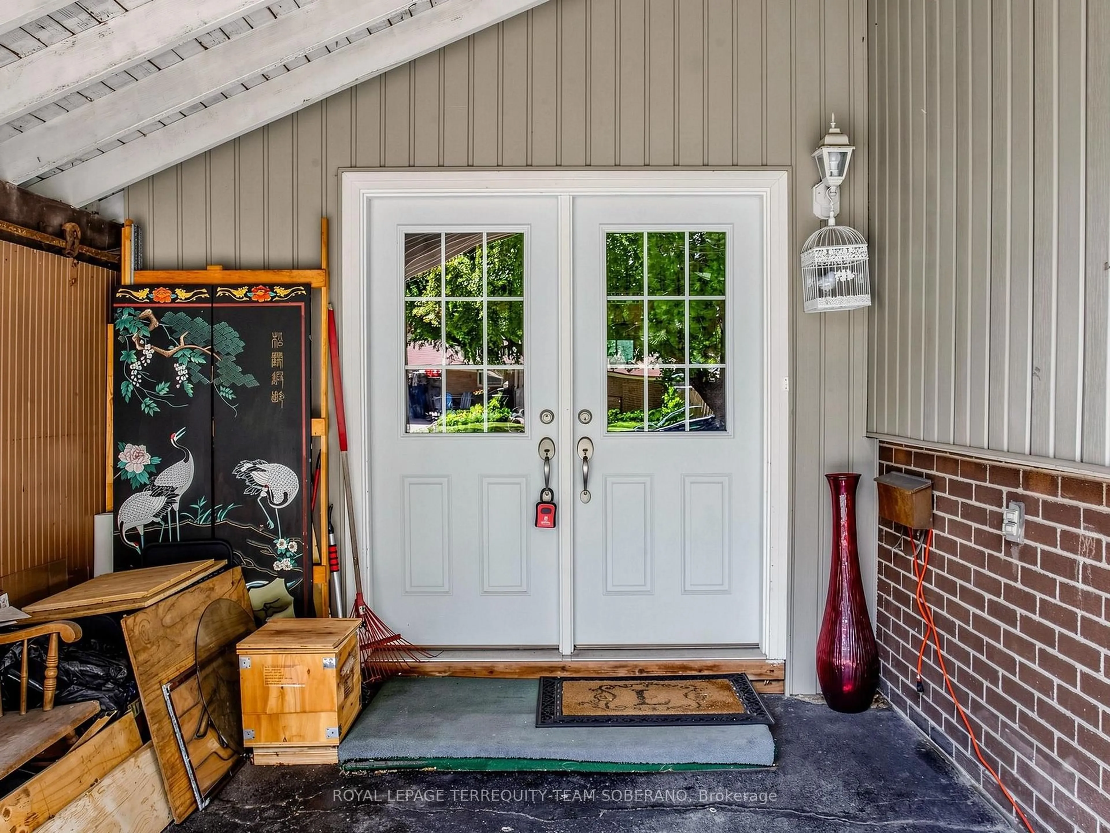 Indoor entryway for 14 Rosswood Cres, Toronto Ontario M1P 3N2