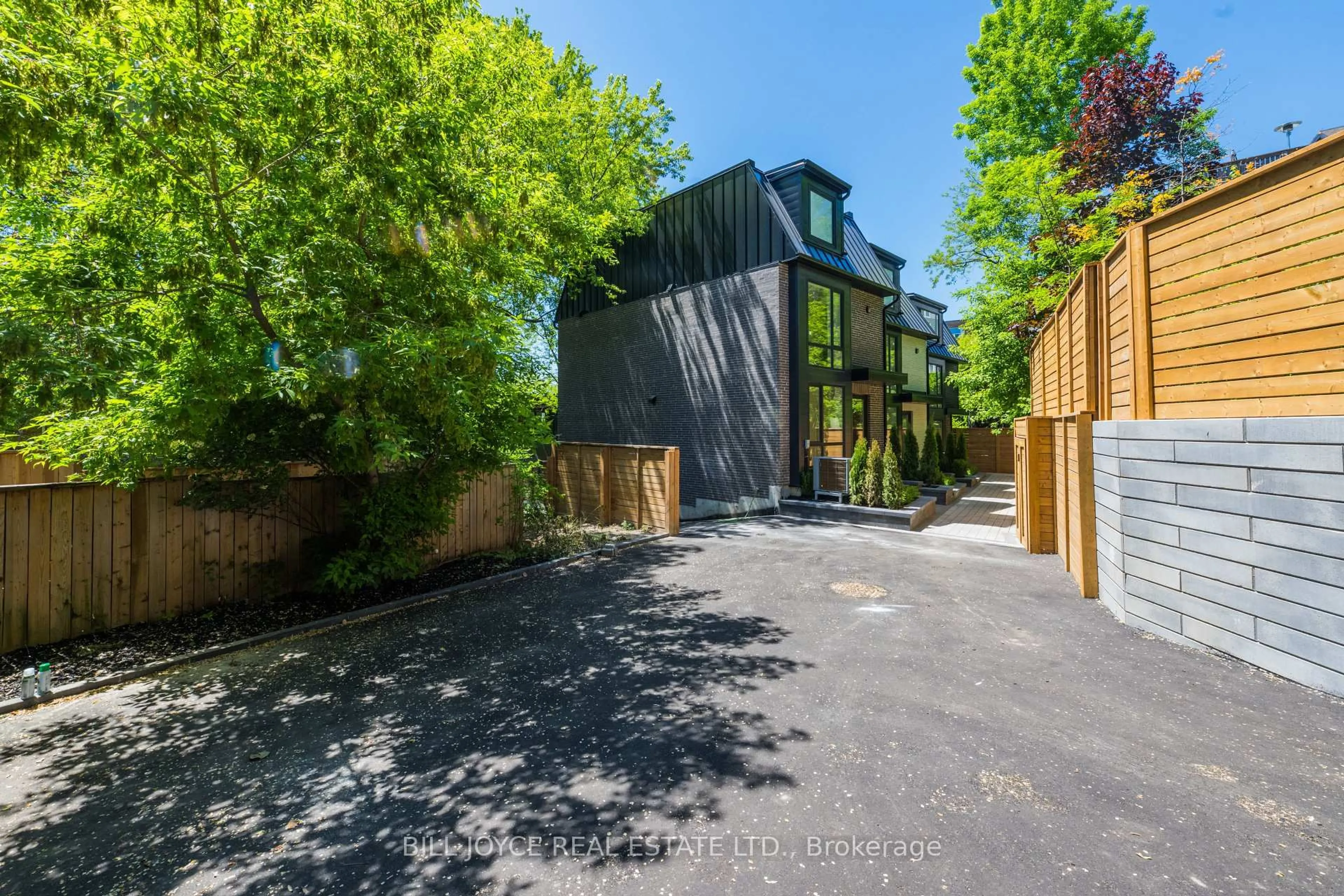 A pic from outside/outdoor area/front of a property/back of a property/a pic from drone, street for 350 Lee Ave, Toronto Ontario M4E 2P8