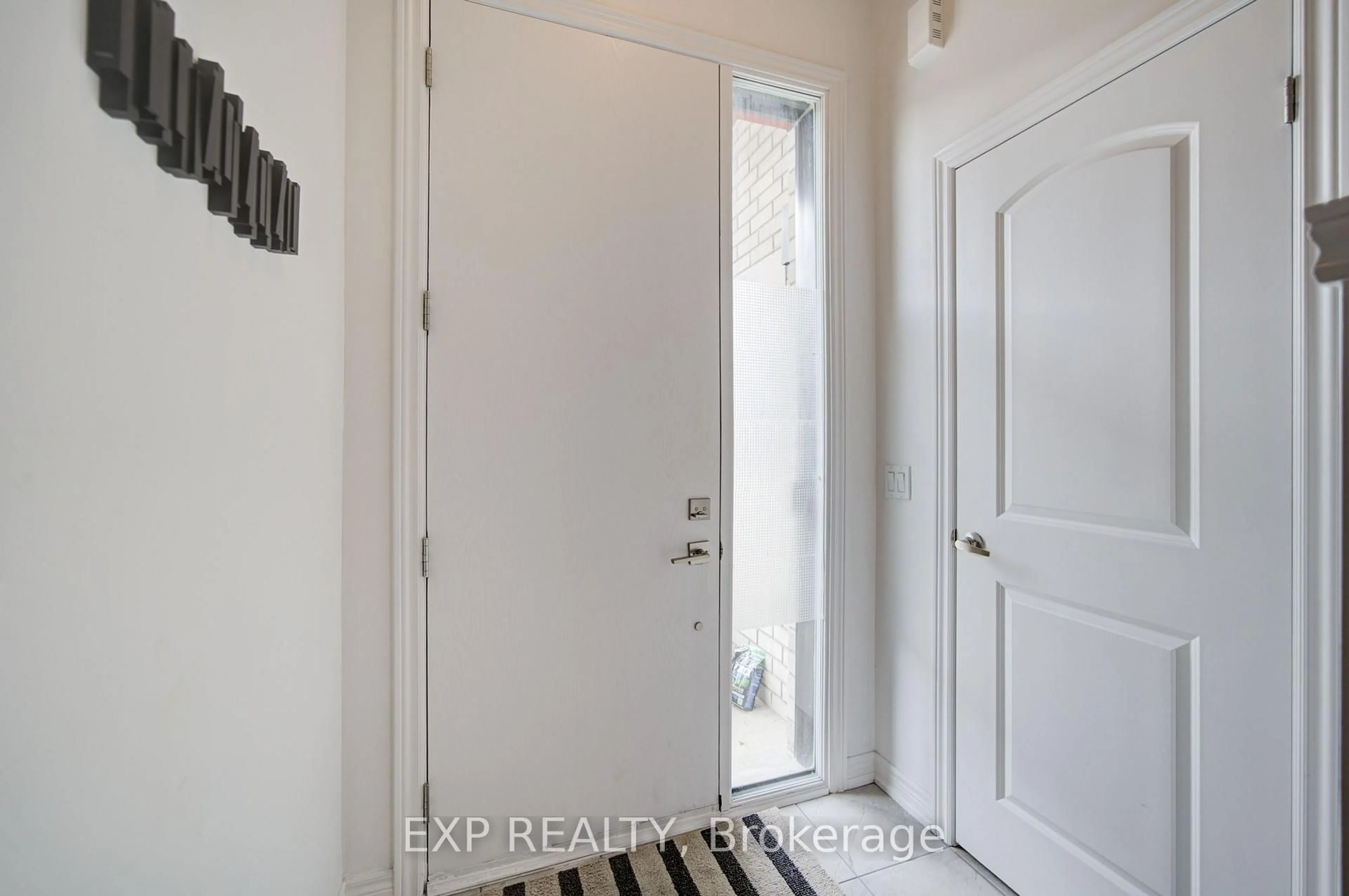Indoor entryway for 29 Sorbara Way, Whitby Ontario L1M 0M4