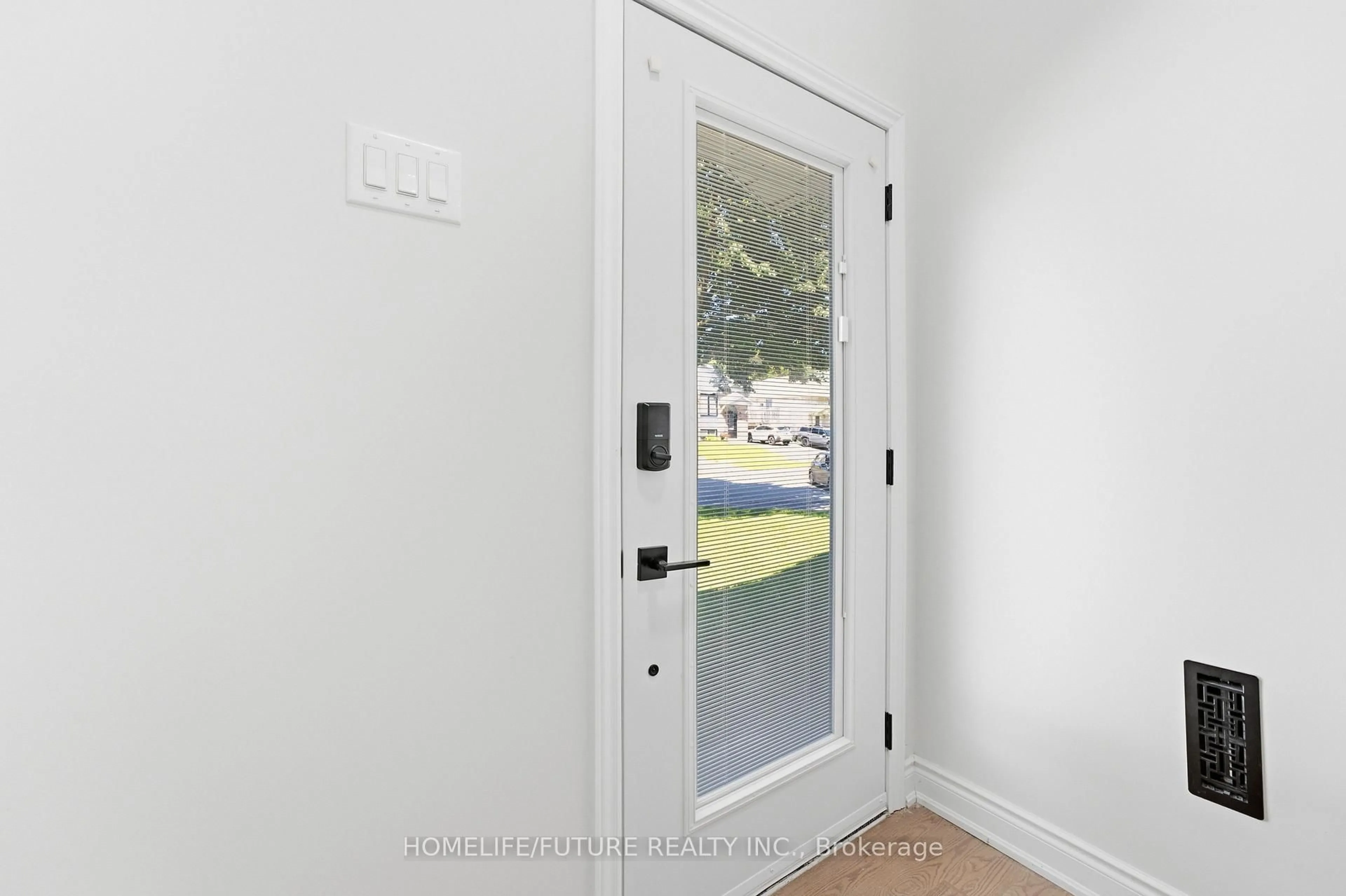 Indoor entryway for 1 Lockhart Gate, Clarington Ontario L1C 4K9