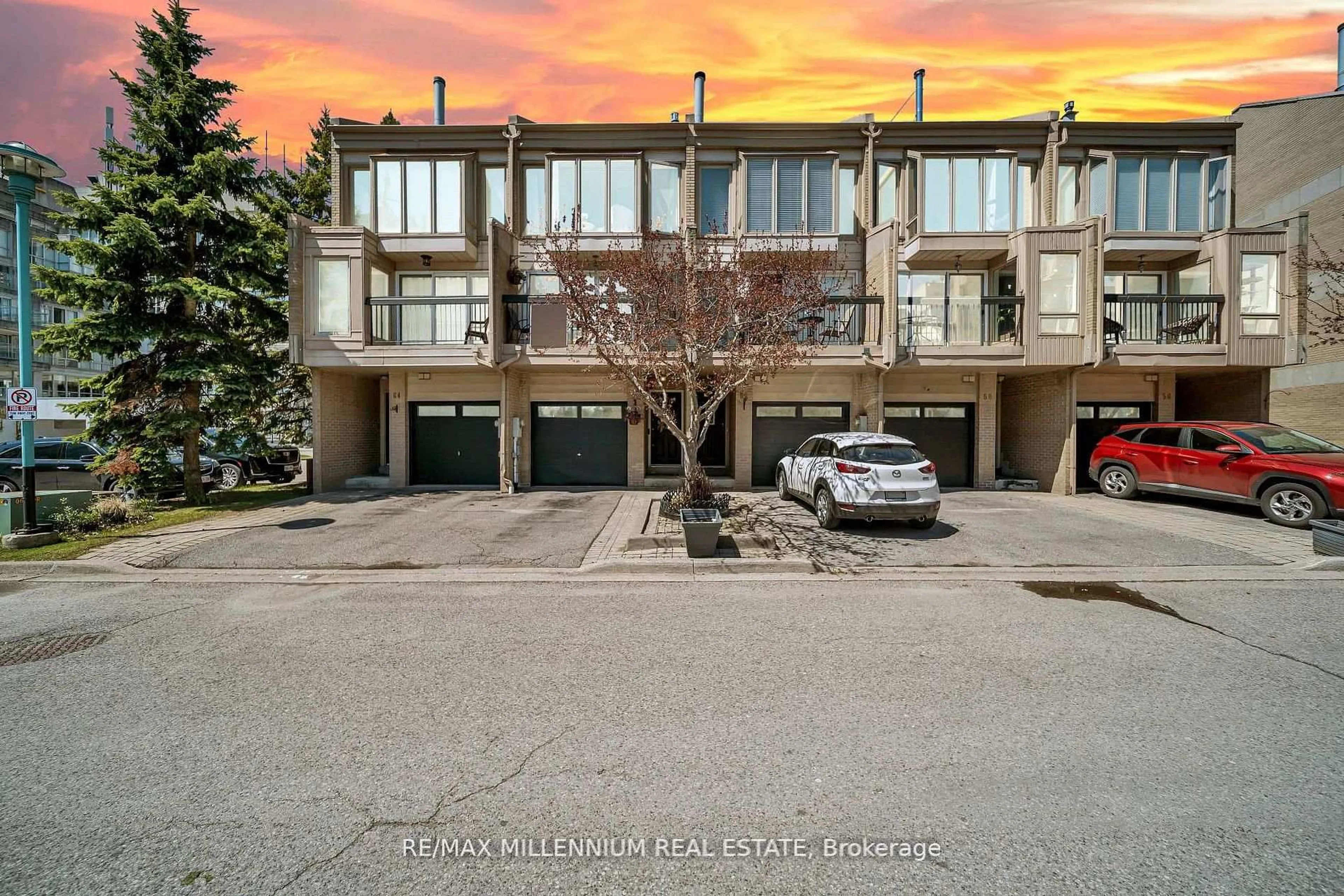 A pic from outside/outdoor area/front of a property/back of a property/a pic from drone, street for 62 Cumberland Lane, Ajax Ontario L1S 7K4