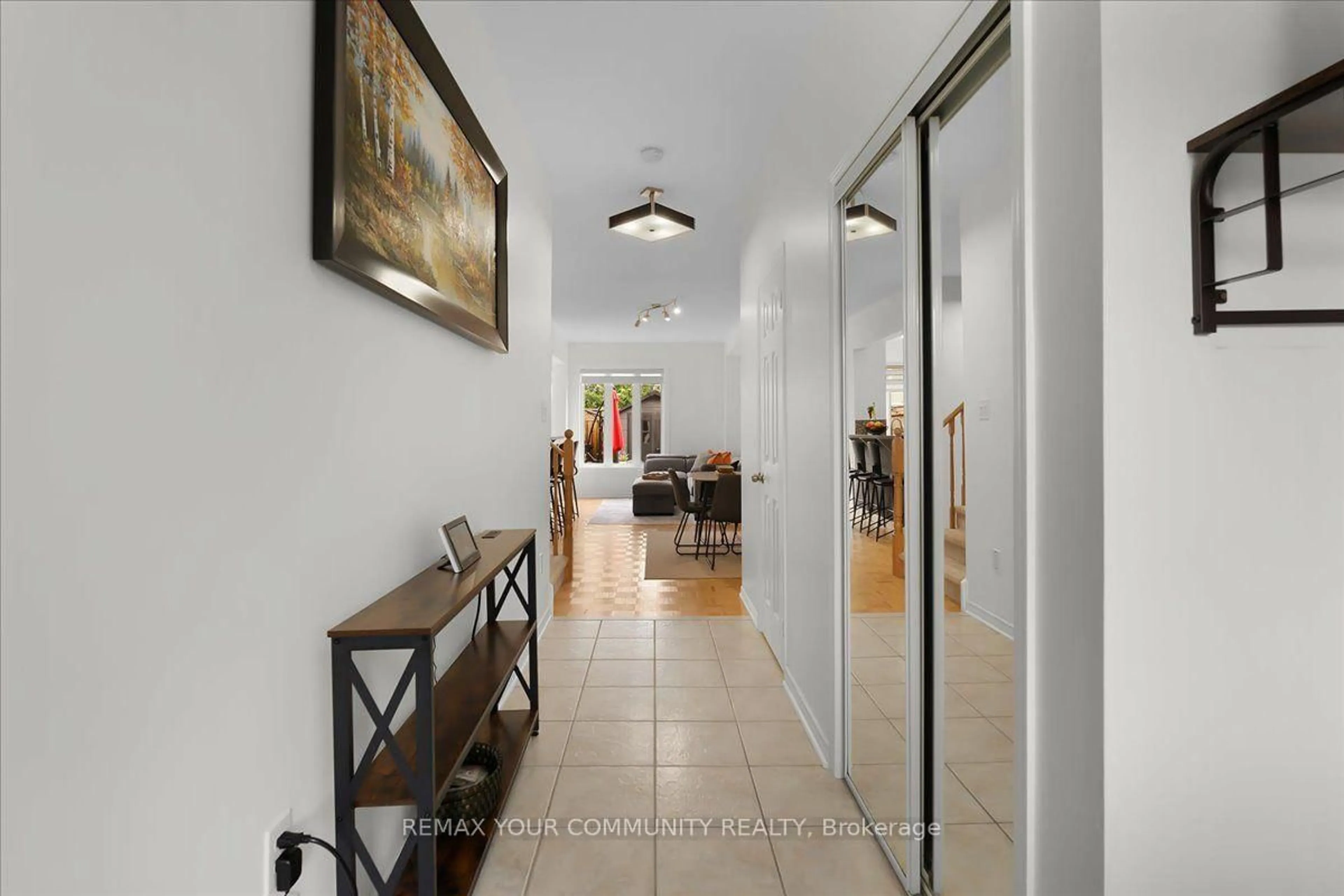 Indoor entryway for 1941 Treetop Way, Pickering Ontario L1V 7J3