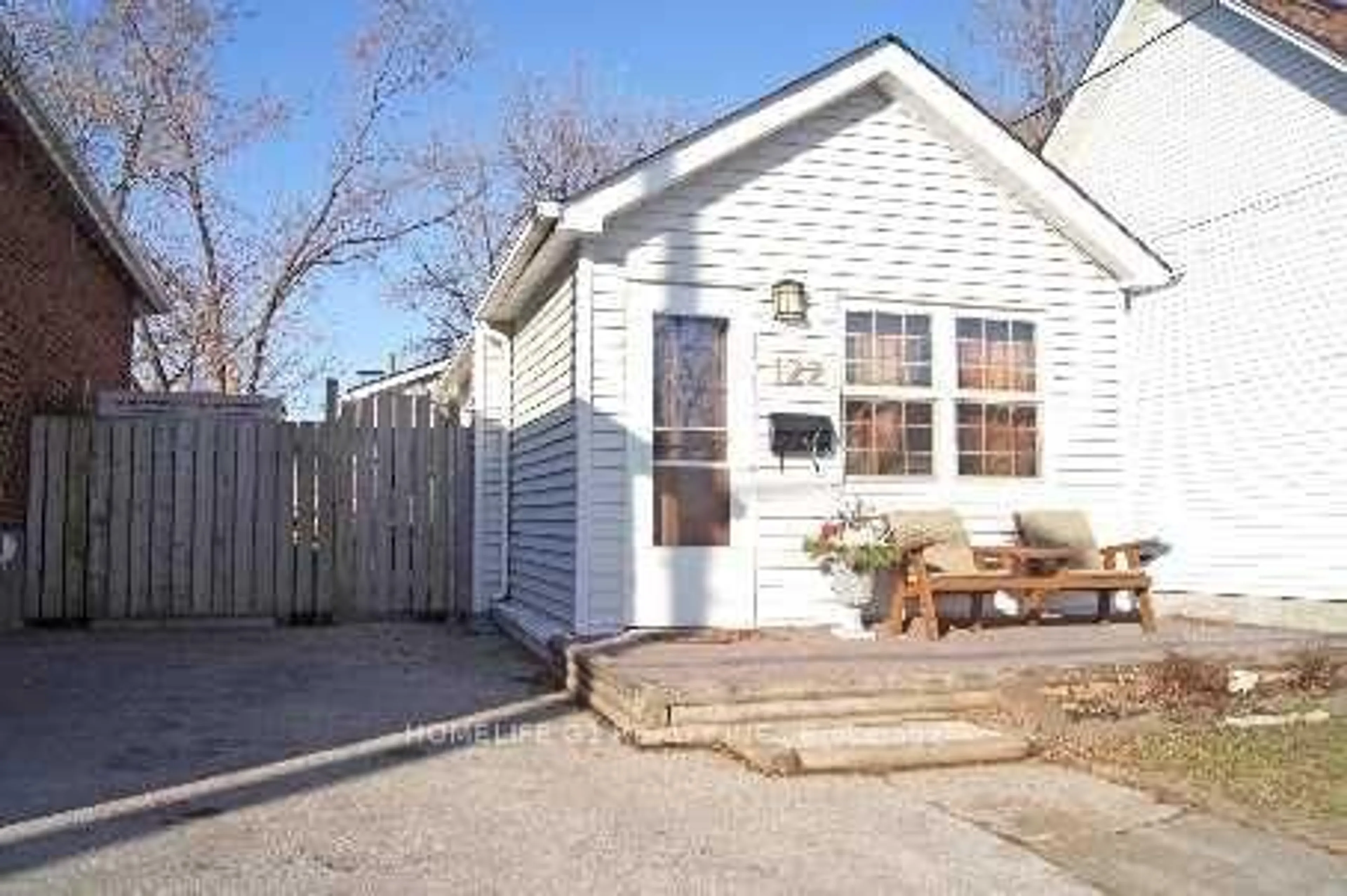 Patio, street for 122 Harding Blvd, Toronto Ontario M1N 3E2