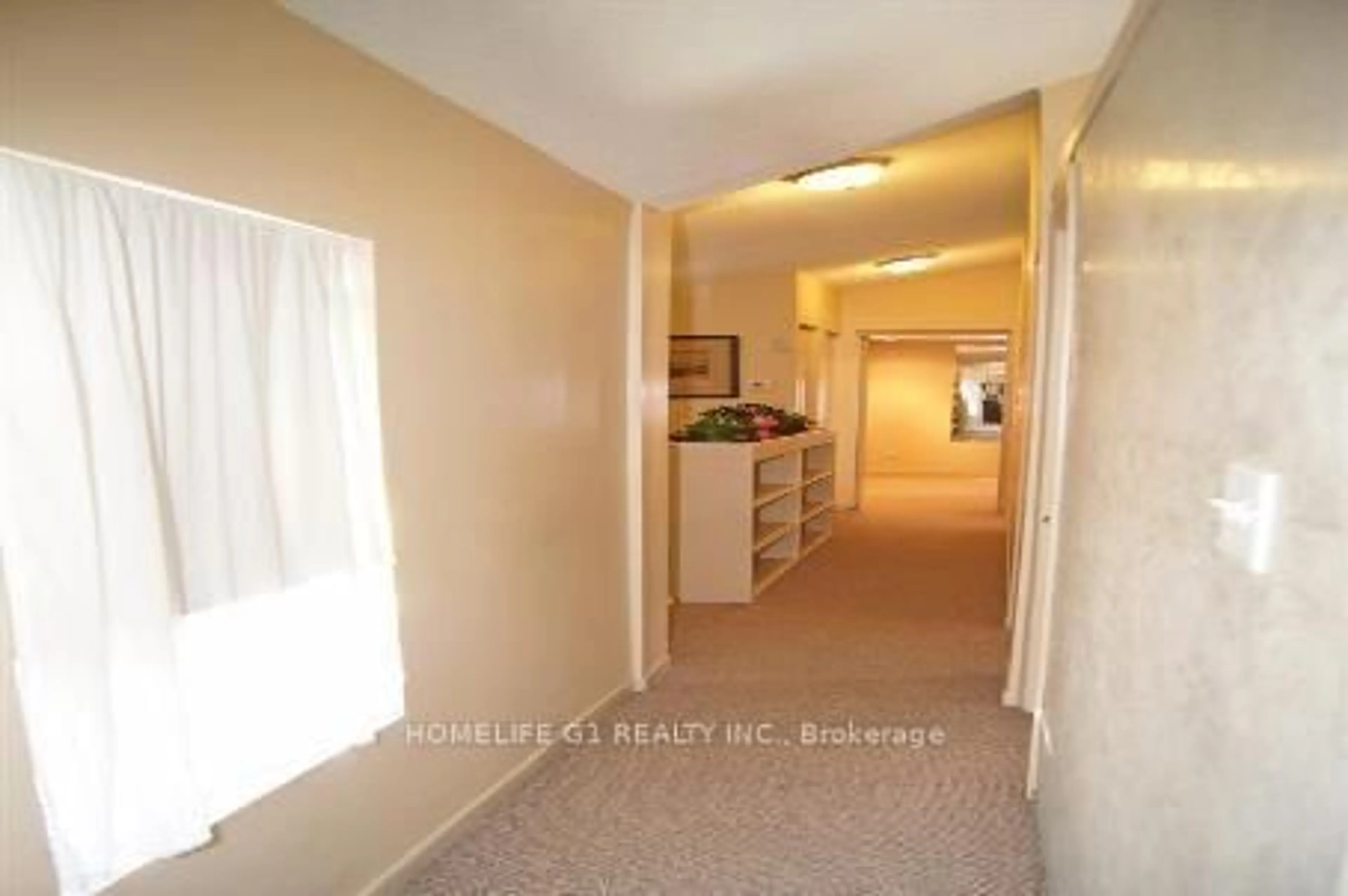 Indoor entryway for 122 Harding Blvd, Toronto Ontario M1N 3E2