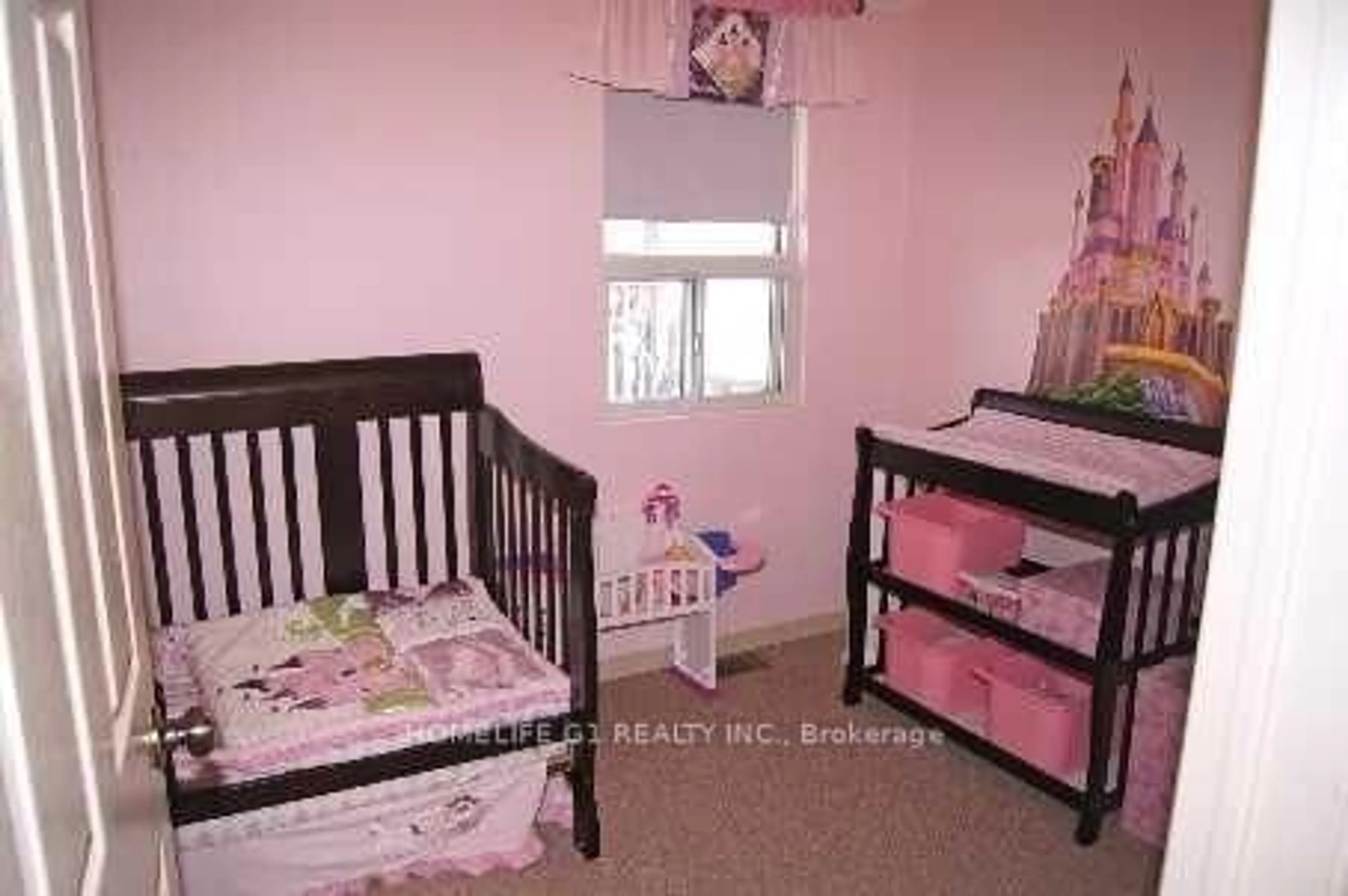 A pic of a room for 122 Harding Blvd, Toronto Ontario M1N 3E2