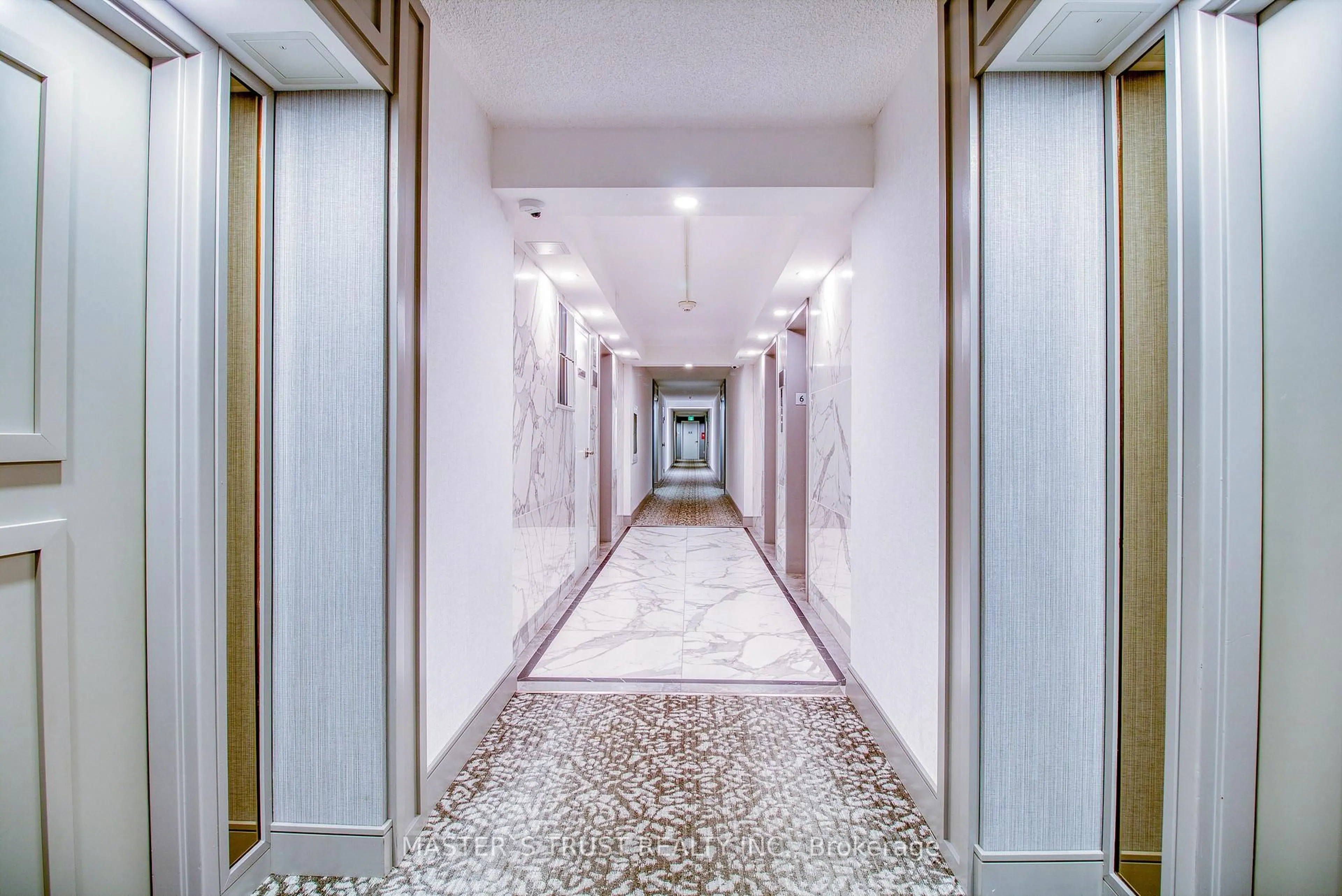 Indoor foyer for 255 Bamburgh Circ #607, Toronto Ontario M1W 3T6