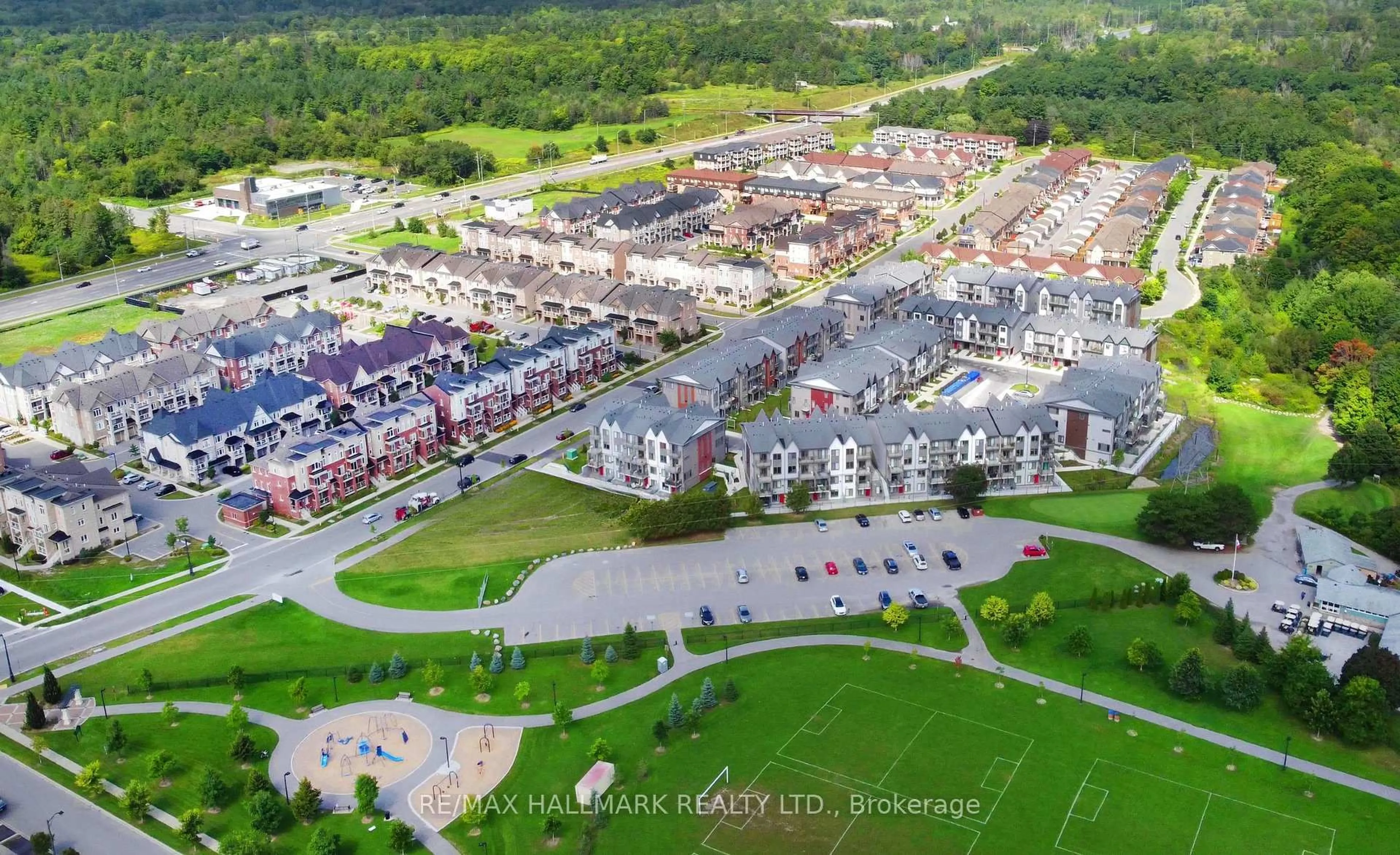 A pic from outside/outdoor area/front of a property/back of a property/a pic from drone, unknown for 2558 Ladyfern Crossing, Pickering Ontario L1X 0E6