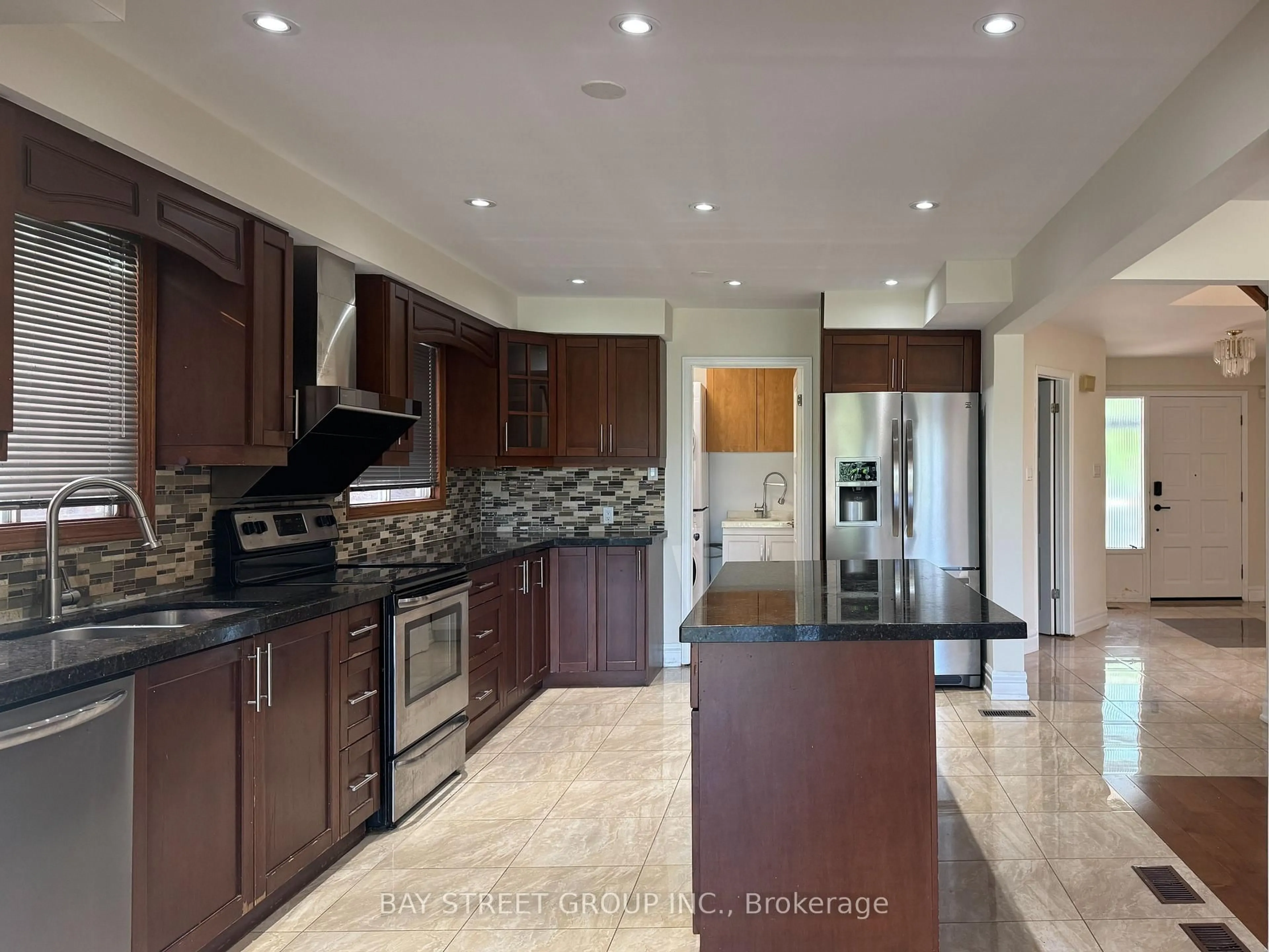 Open concept kitchen, ceramic/tile floor for 32 Perthshire St, Toronto Ontario M1V 3A9