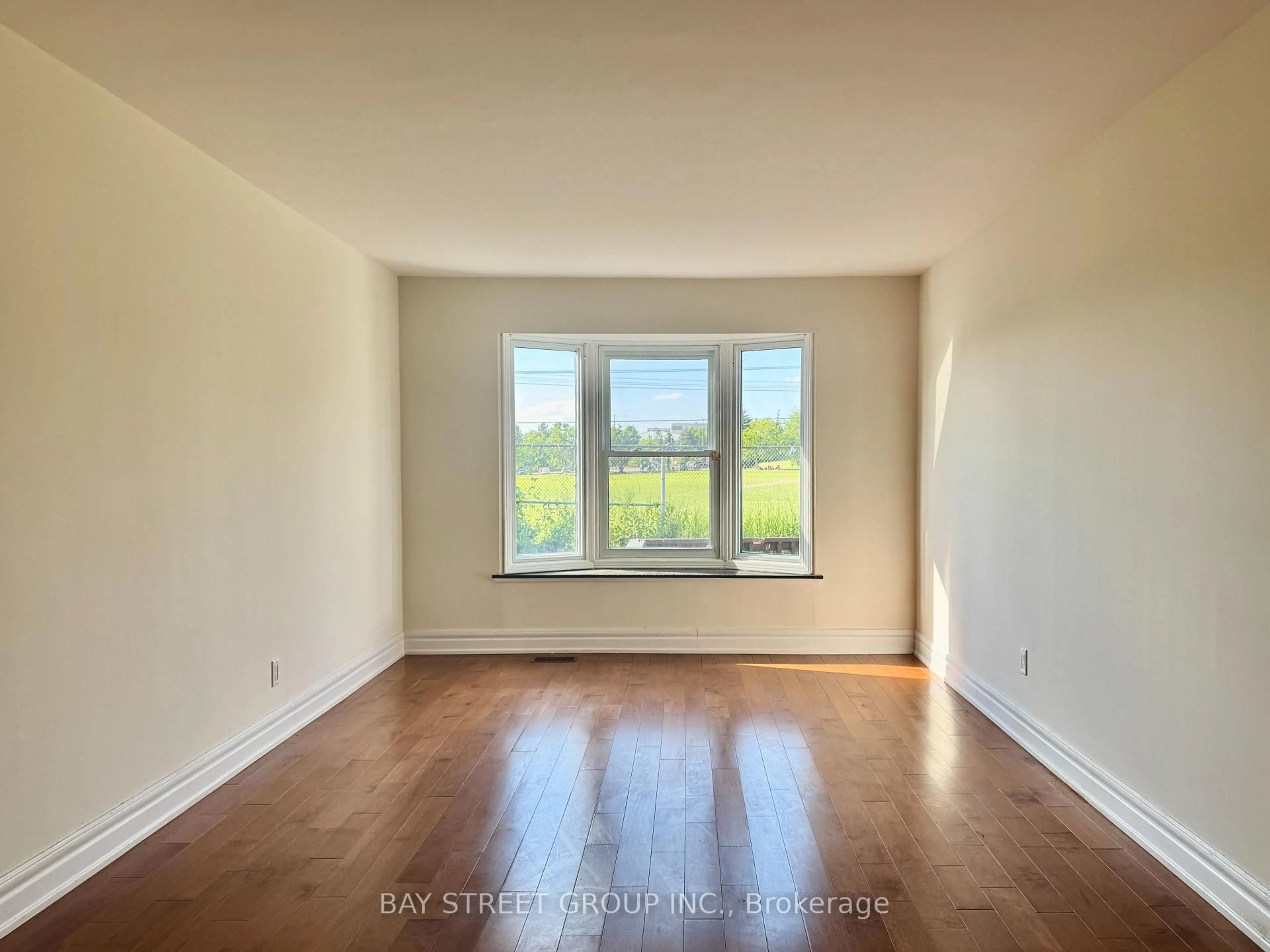 A pic of a room for 32 Perthshire St, Toronto Ontario M1V 3A9