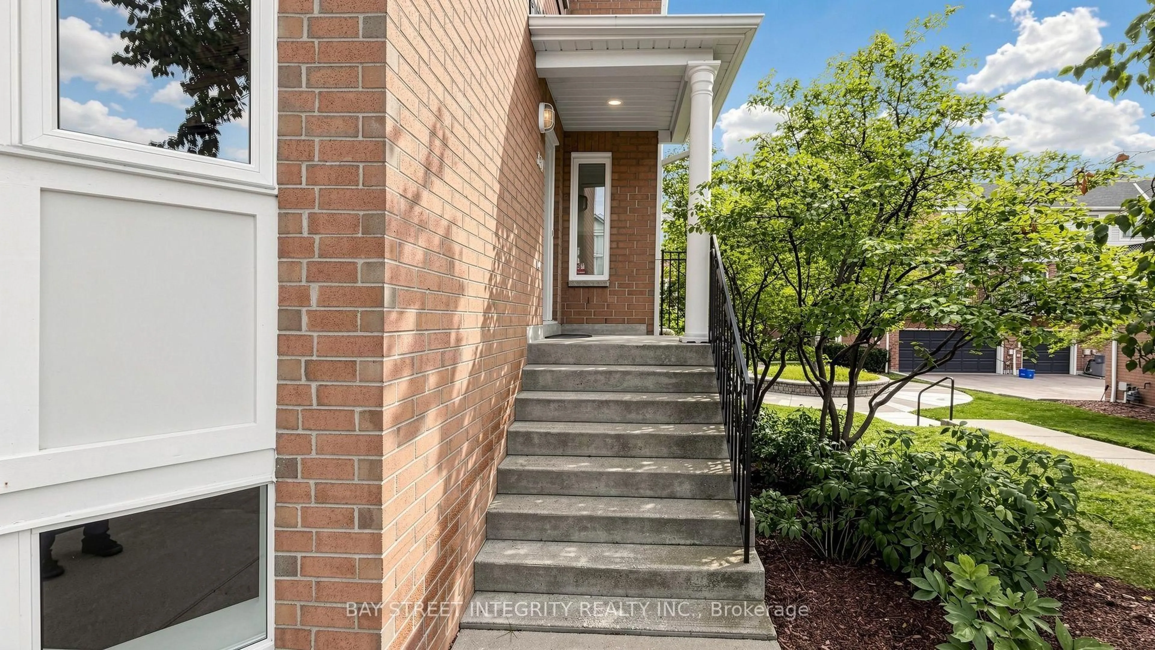 Home with brick exterior material, street for 83 Mondeo Dr #331, Toronto Ontario M1P 5B6
