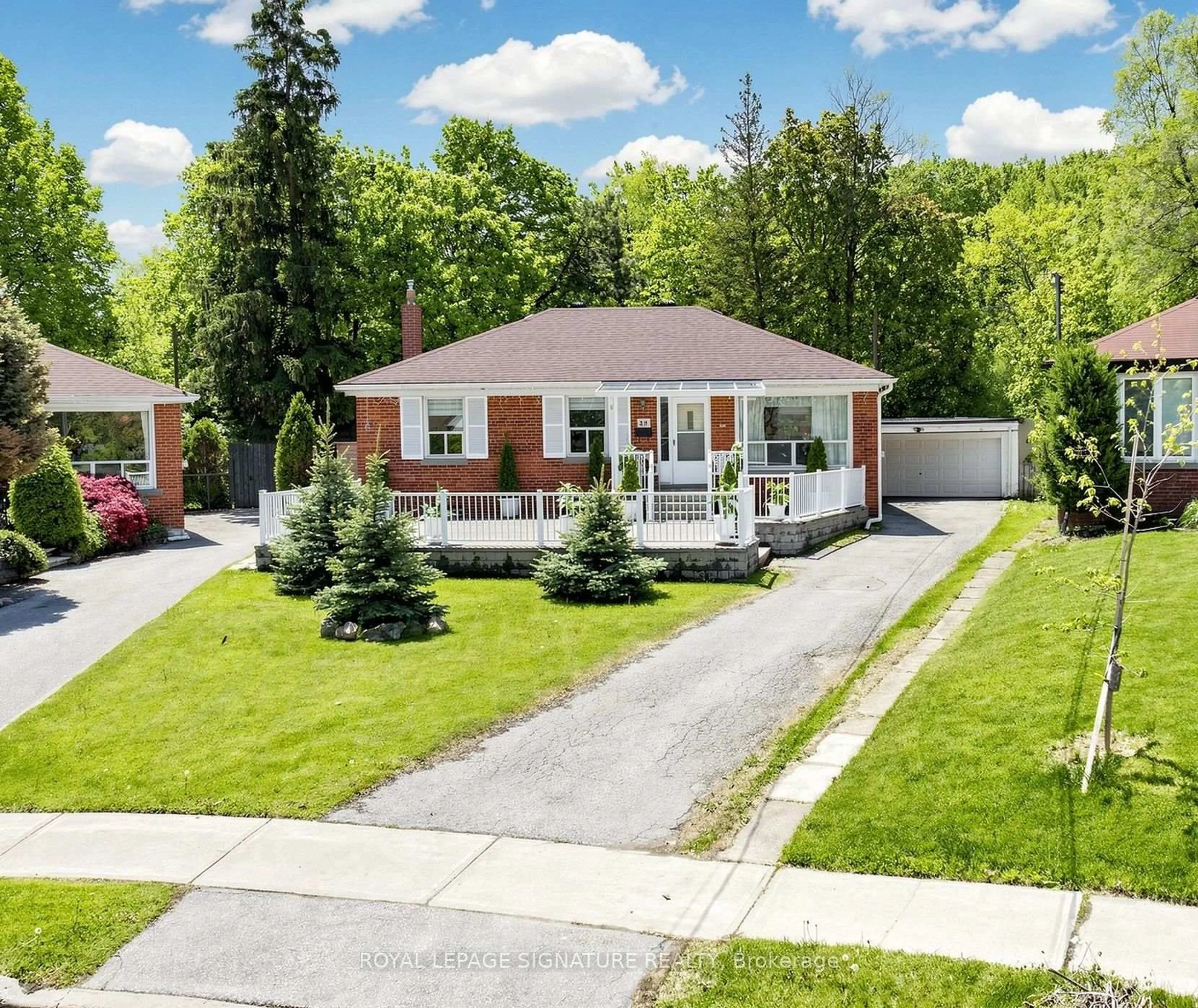 Home with vinyl exterior material, street for 38 Lingarde Dr, Toronto Ontario M1R 1X6