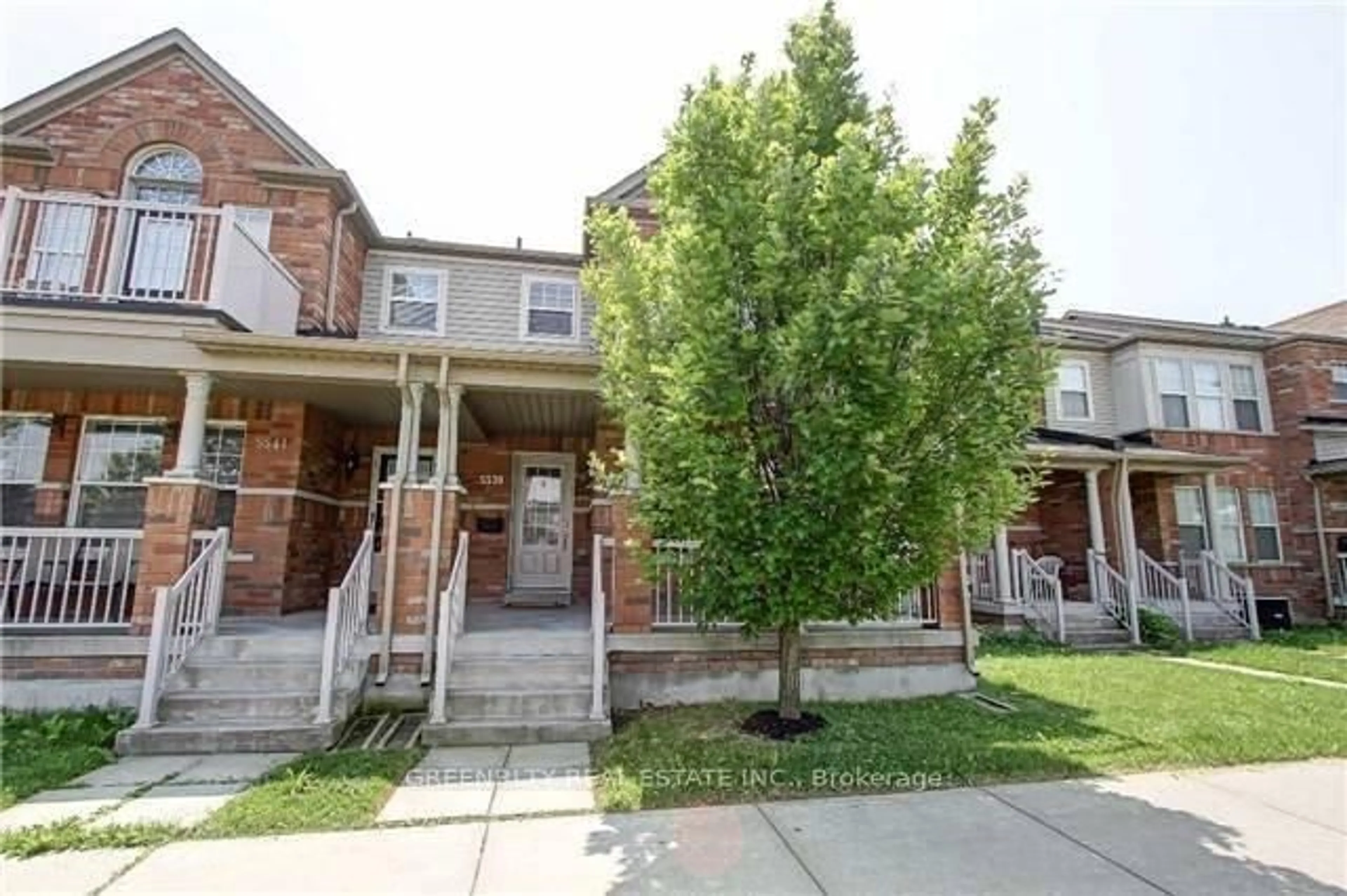 Home with brick exterior material, street for 5539 Lawrence Ave, Toronto Ontario M1C 5K4