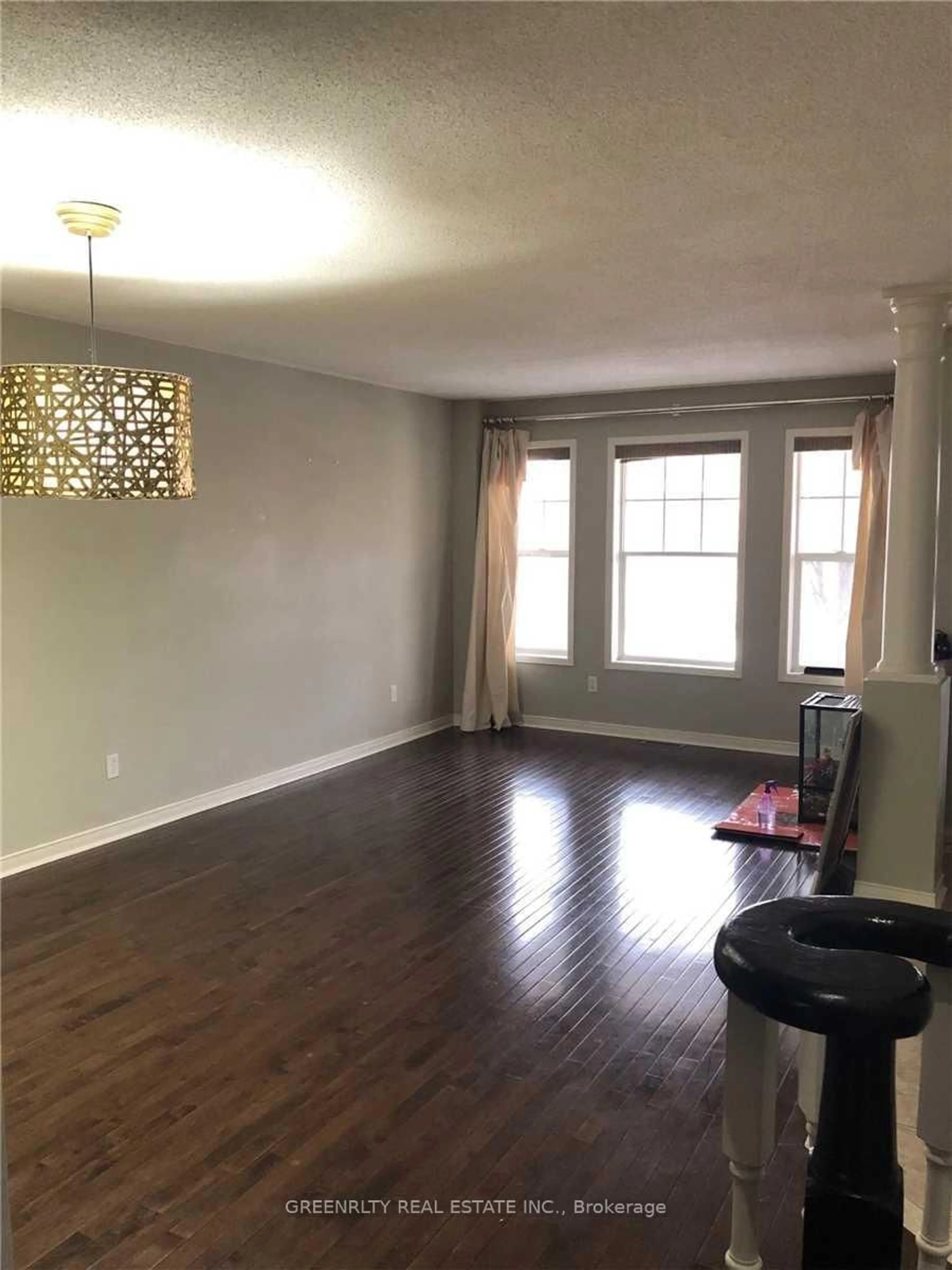 A pic of a room for 5539 Lawrence Ave, Toronto Ontario M1C 5K4