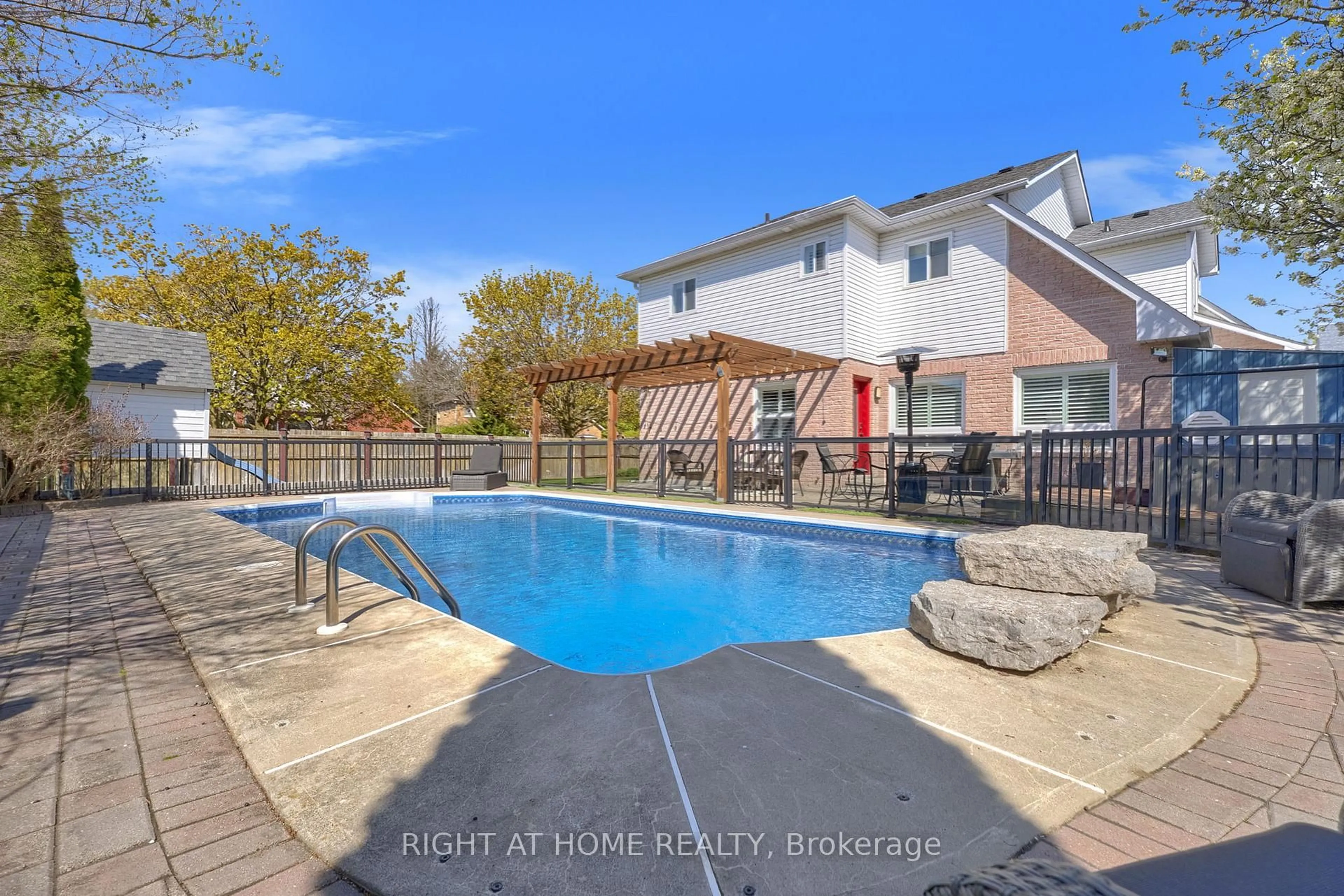 Pool for 75 Auburn Lane, Clarington Ontario L1E 2E9