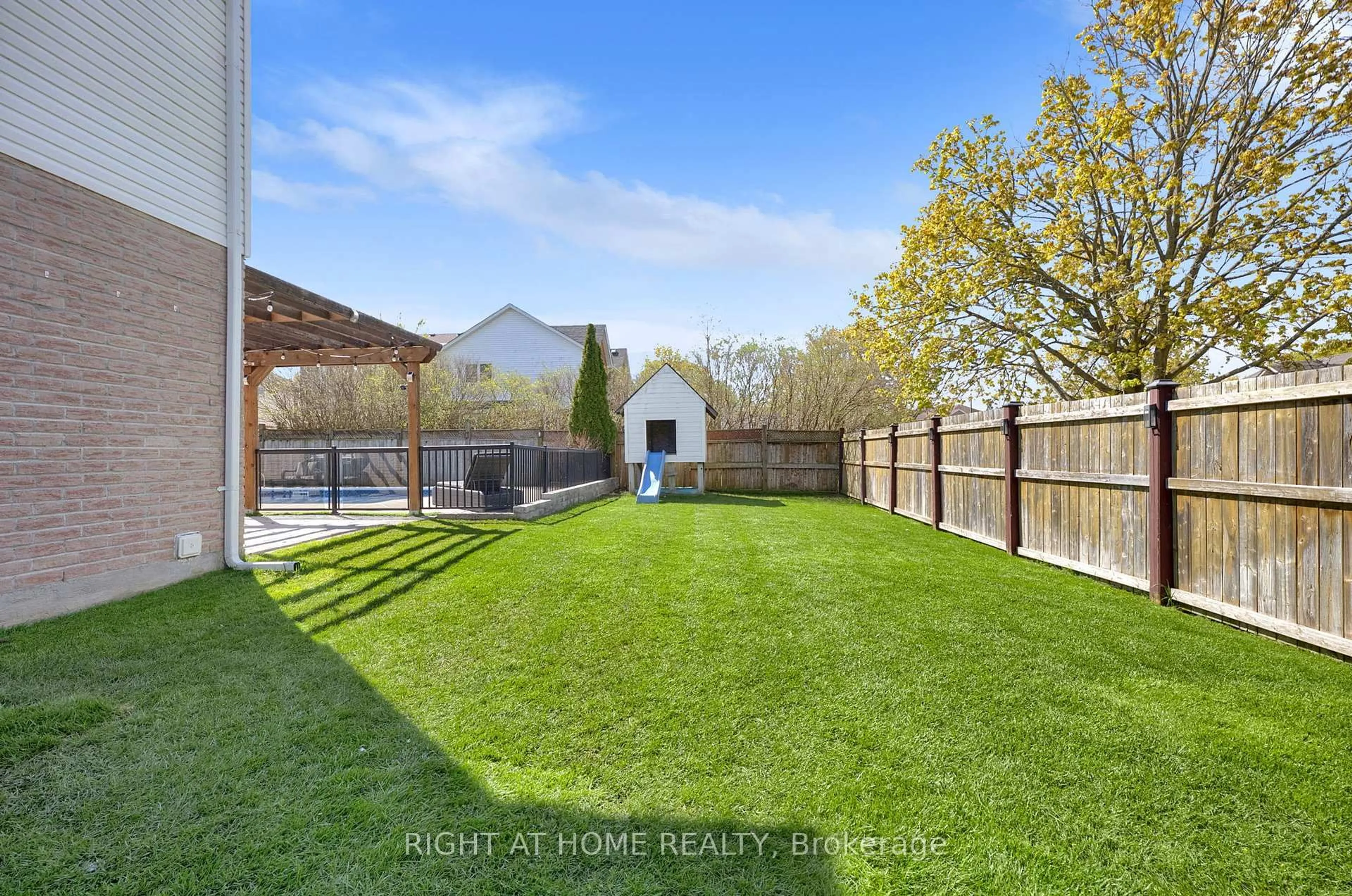 A pic from outside/outdoor area/front of a property/back of a property/a pic from drone, unknown for 75 Auburn Lane, Clarington Ontario L1E 2E9