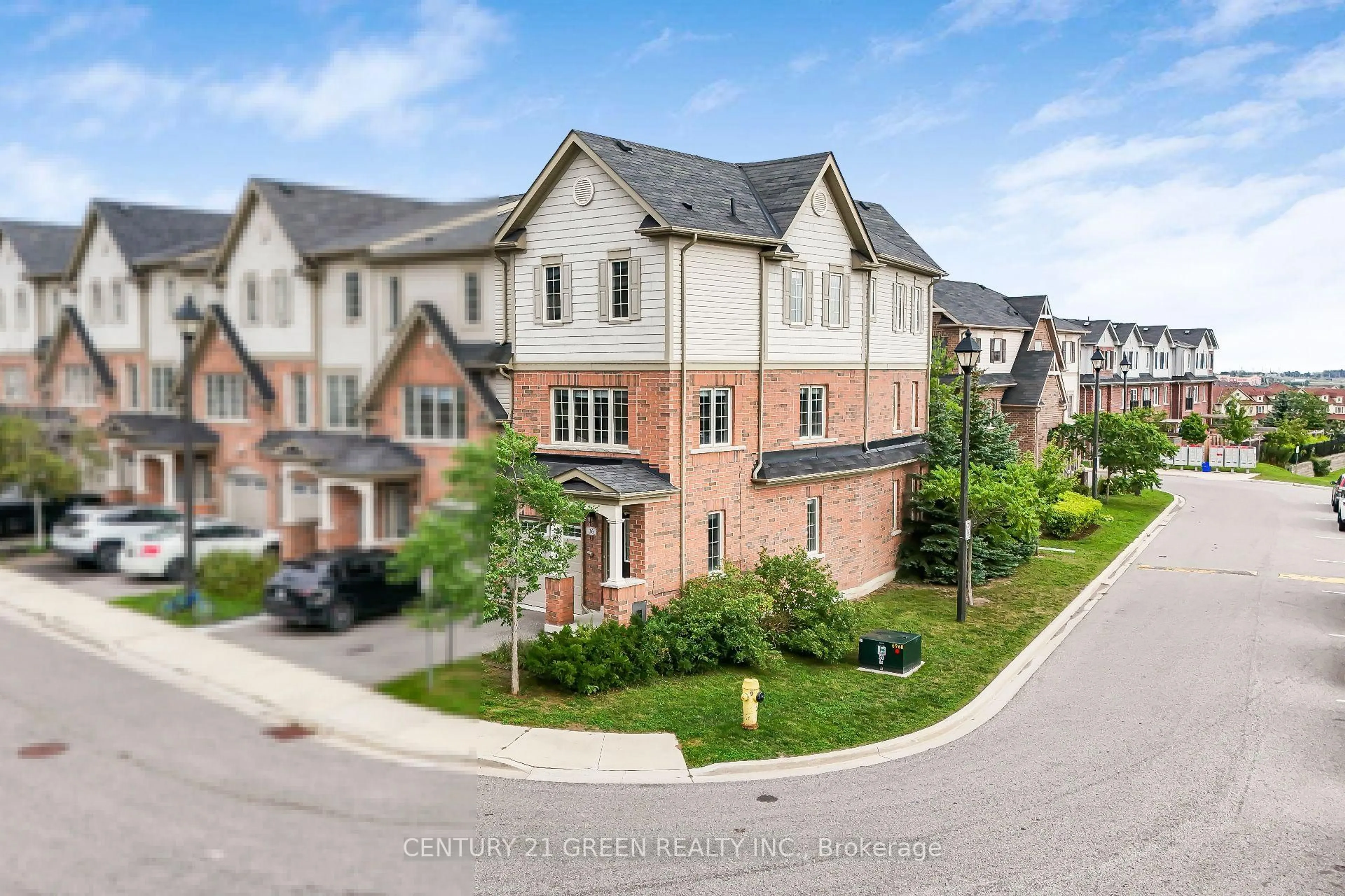 A pic from outside/outdoor area/front of a property/back of a property/a pic from drone, street for 36 Comfort Way, Whitby Ontario L1N 0K5