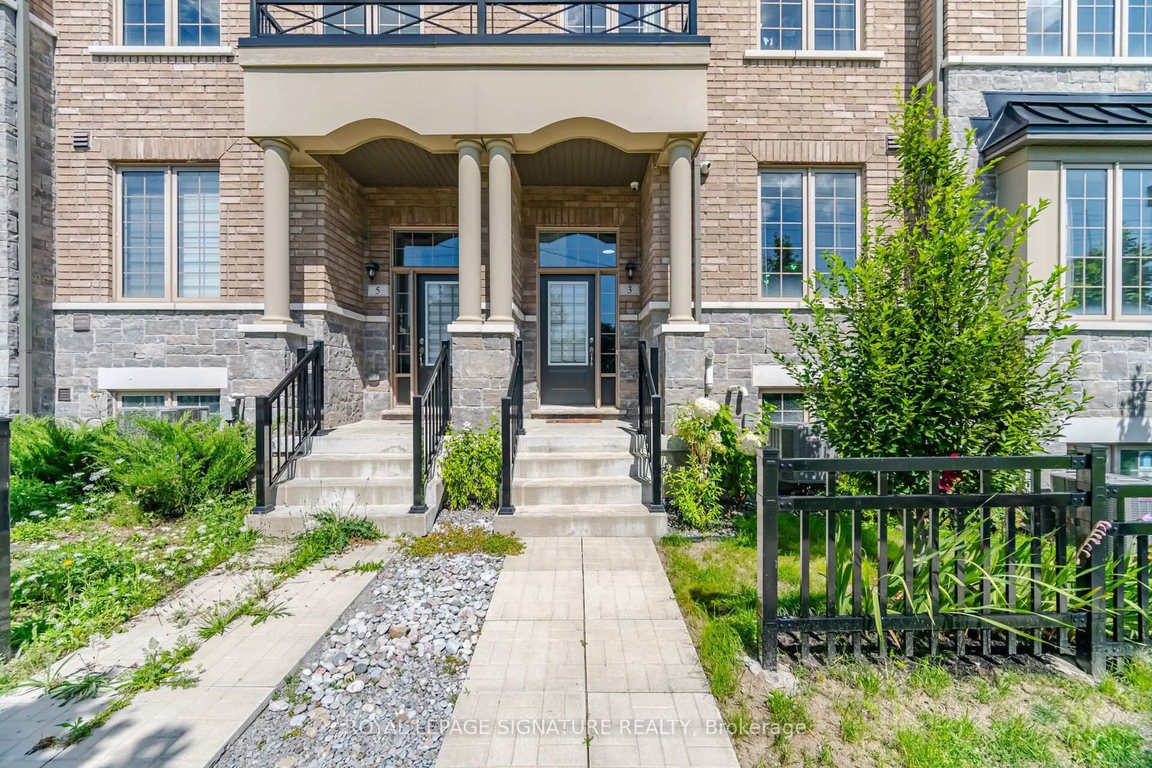 Home with brick exterior material, street for 3 Kingfisher Way, Whitby Ontario L1P 0K3