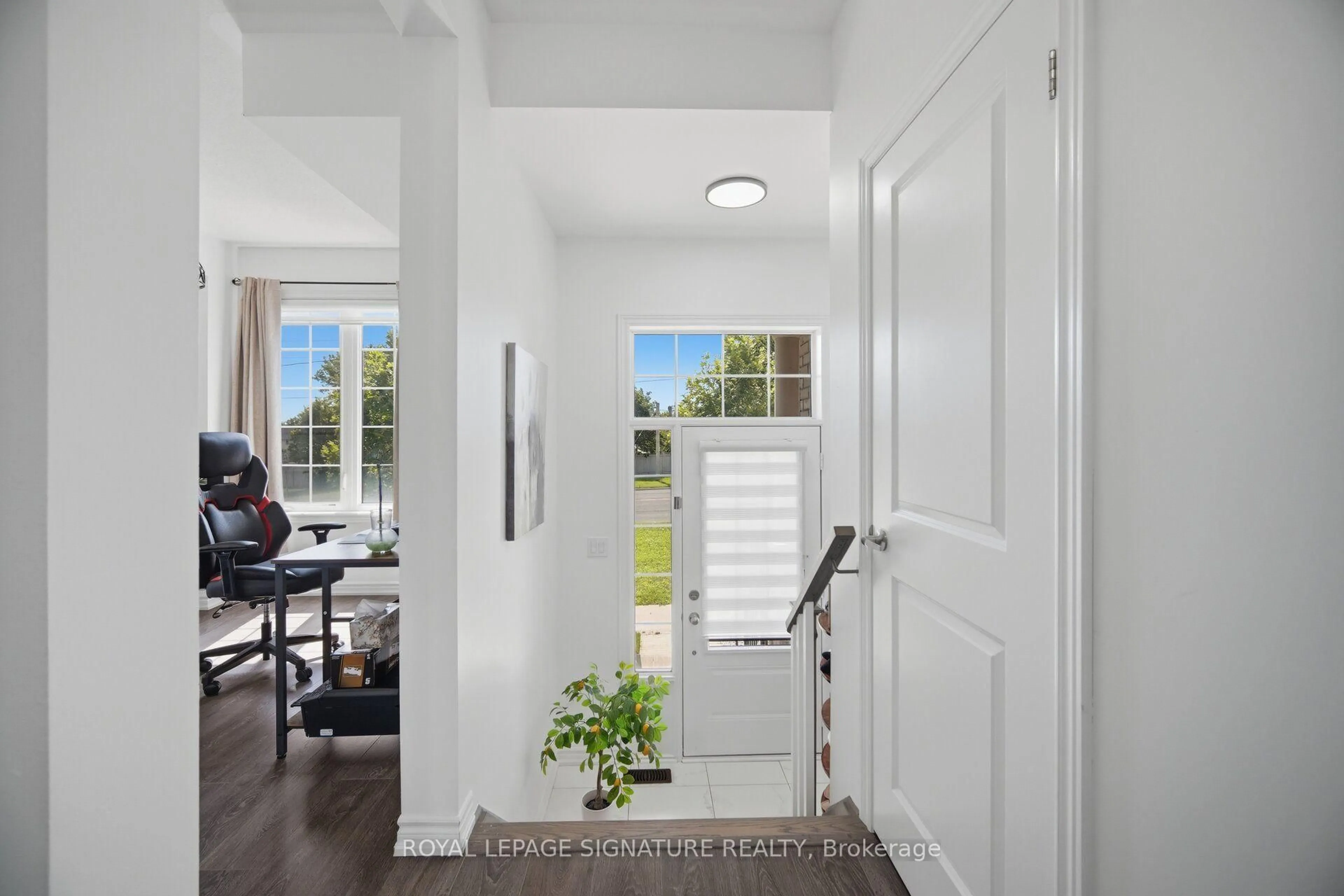 Indoor entryway for 3 Kingfisher Way, Whitby Ontario L1P 0K3
