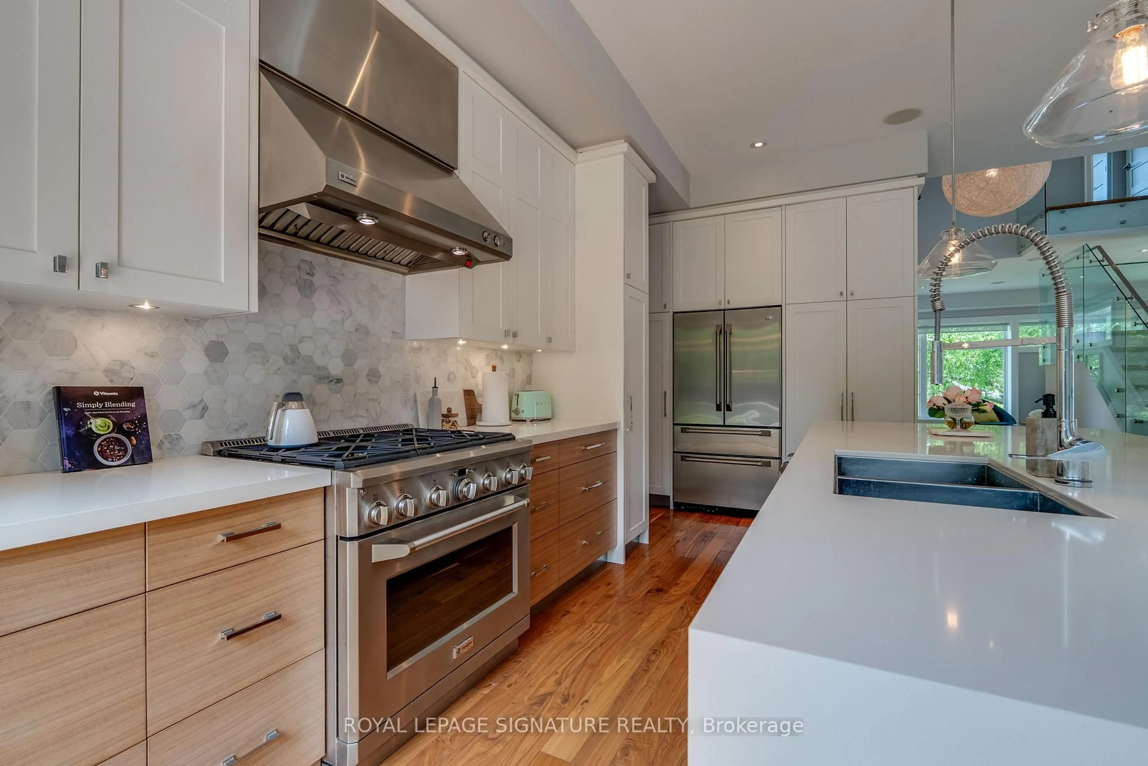 Contemporary kitchen, unknown for 12 Cudia Cres, Toronto Ontario M1M 2W8
