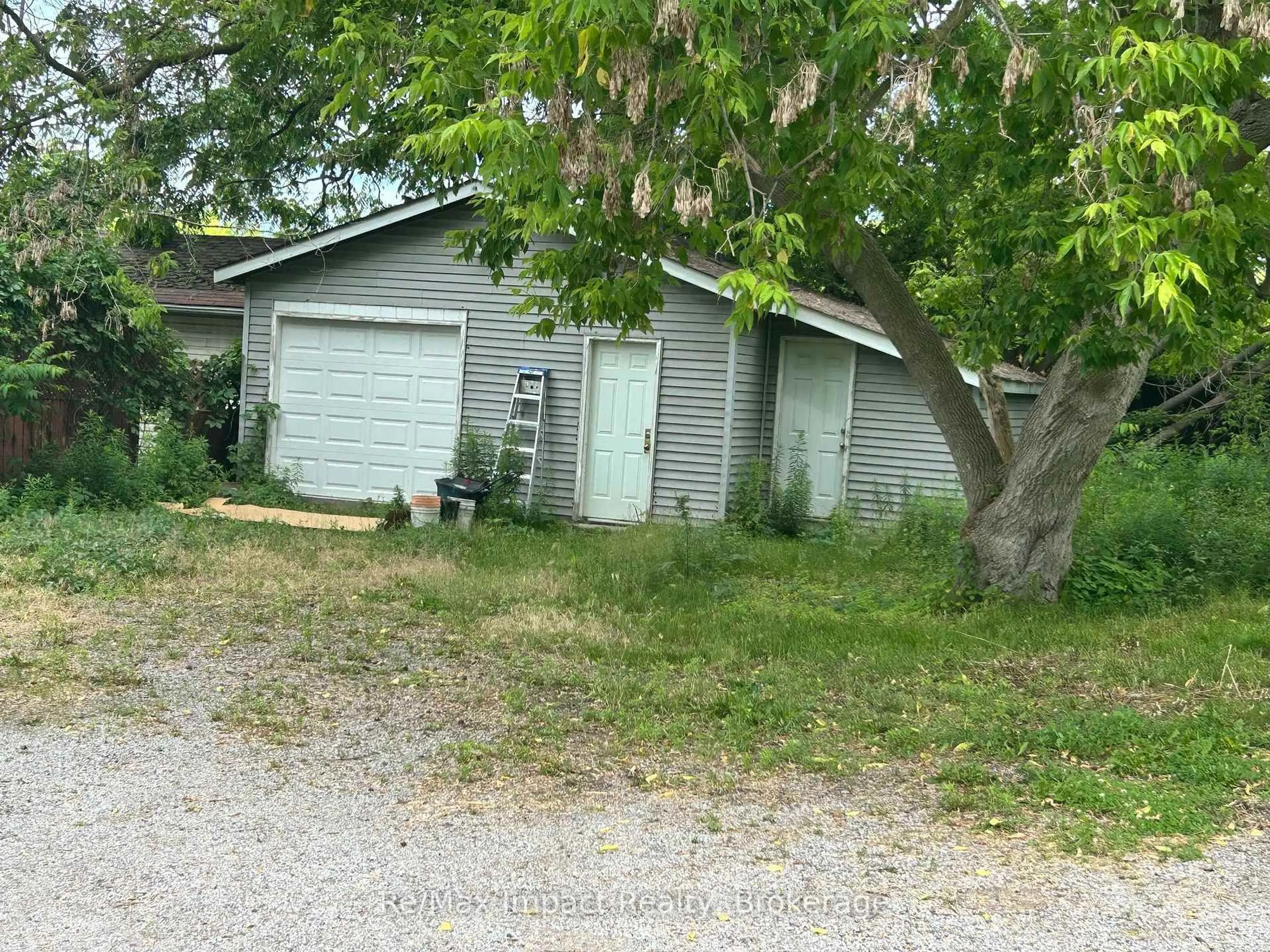 Shed for 278 William St, Oshawa Ontario L1G 1K8