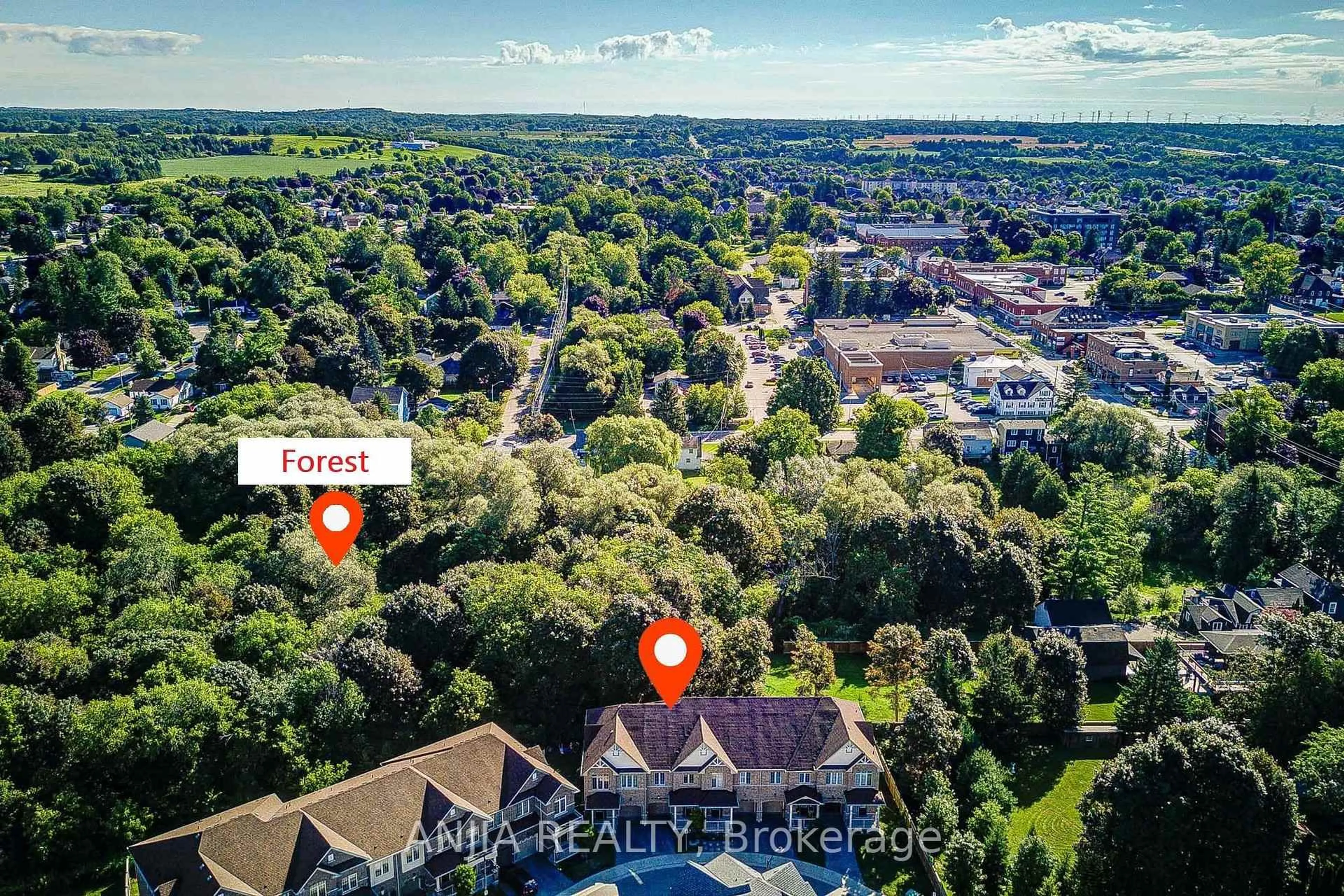 A pic from outside/outdoor area/front of a property/back of a property/a pic from drone, street for 33 Aldridge Lane, Clarington Ontario L1B 0V6