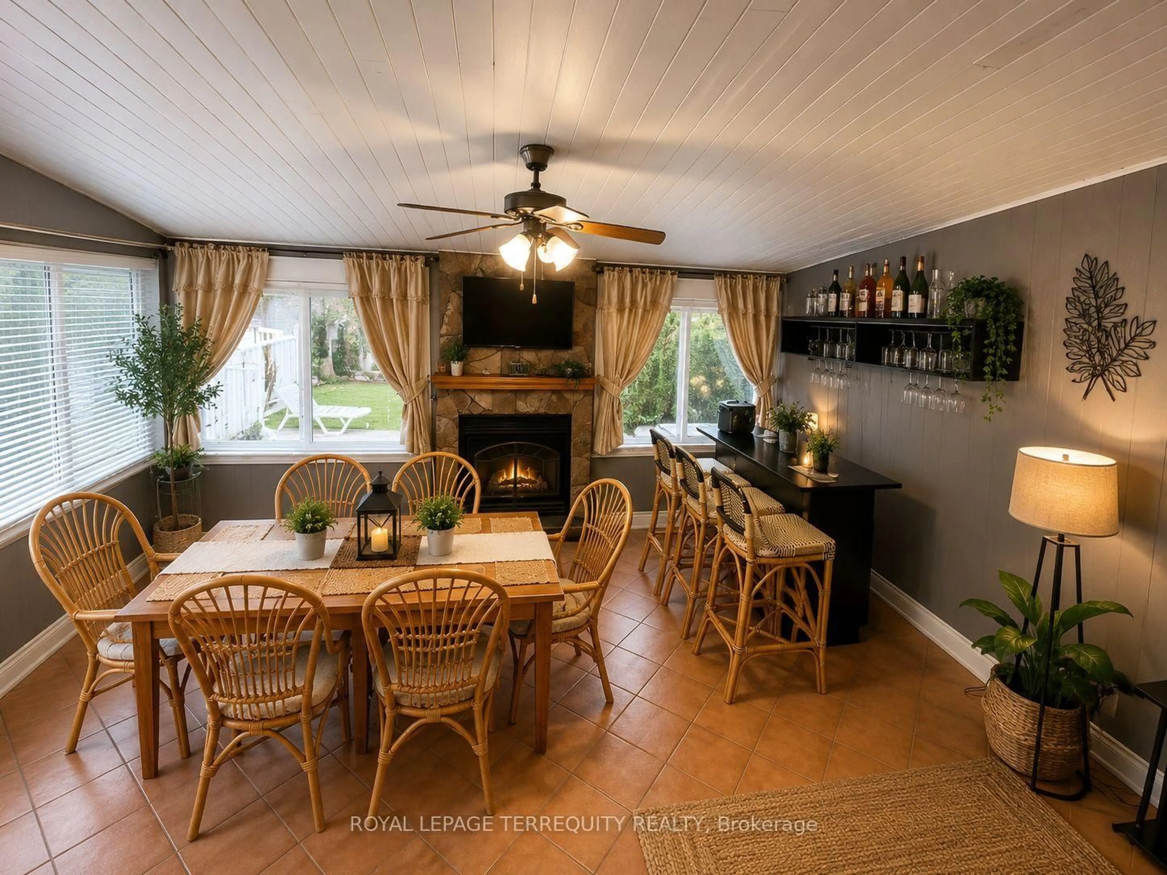 Dining room, unknown for 235 Barkley Cres, Oshawa Ontario L1J 2E7