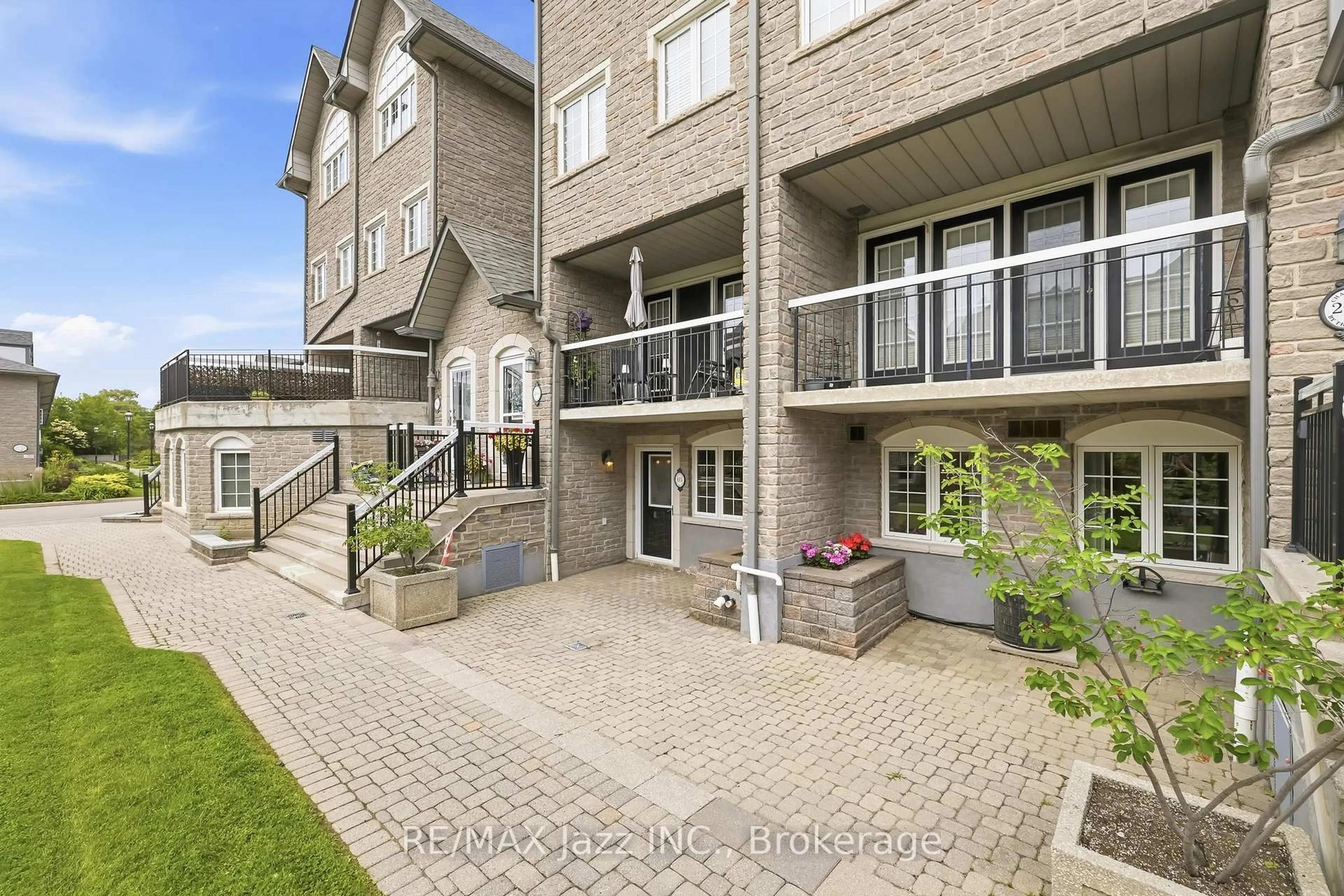 Patio, unknown for 1995 Royal Rd #115, Pickering Ontario L1V 6V9