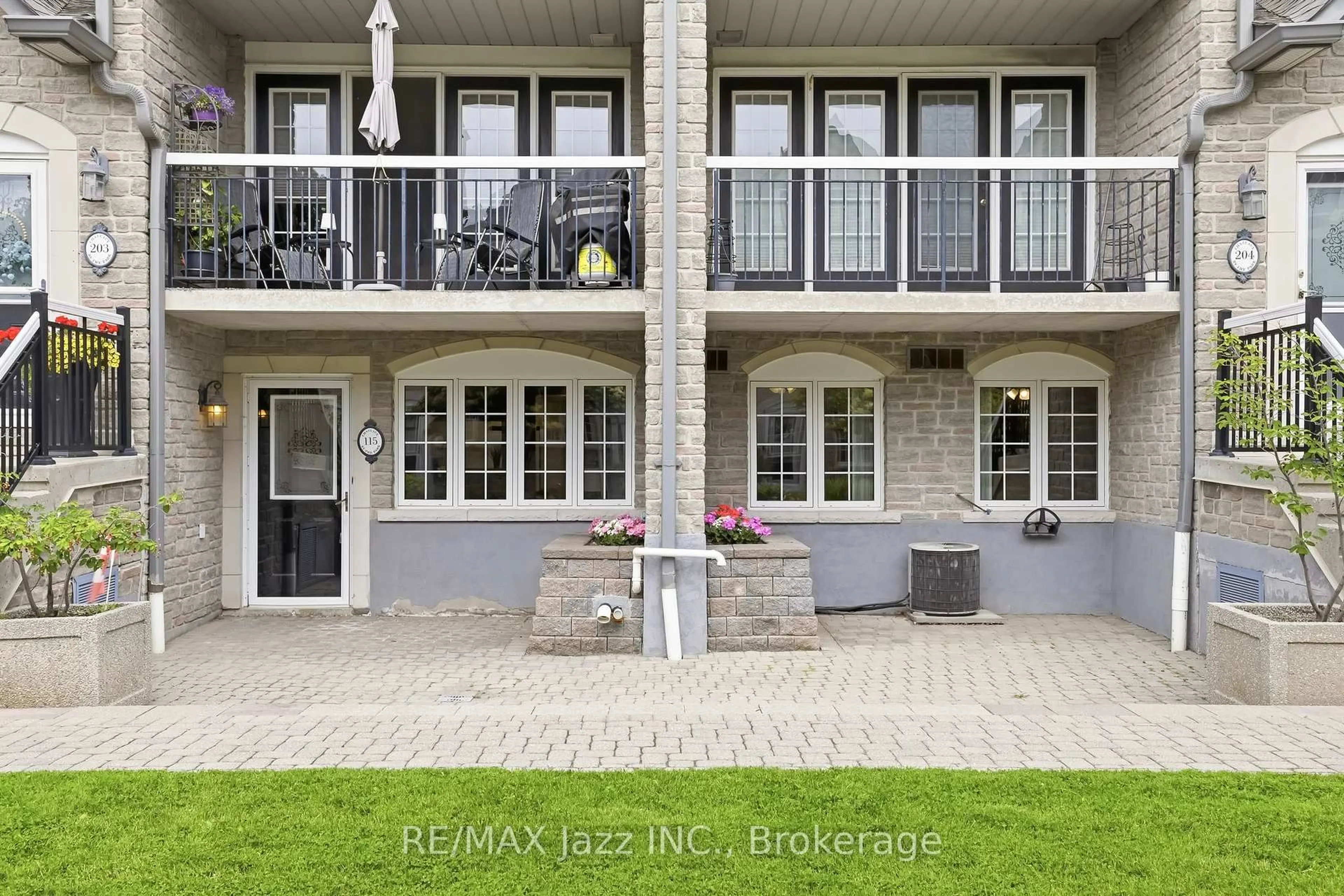 Unknown for 1995 Royal Rd #115, Pickering Ontario L1V 6V9