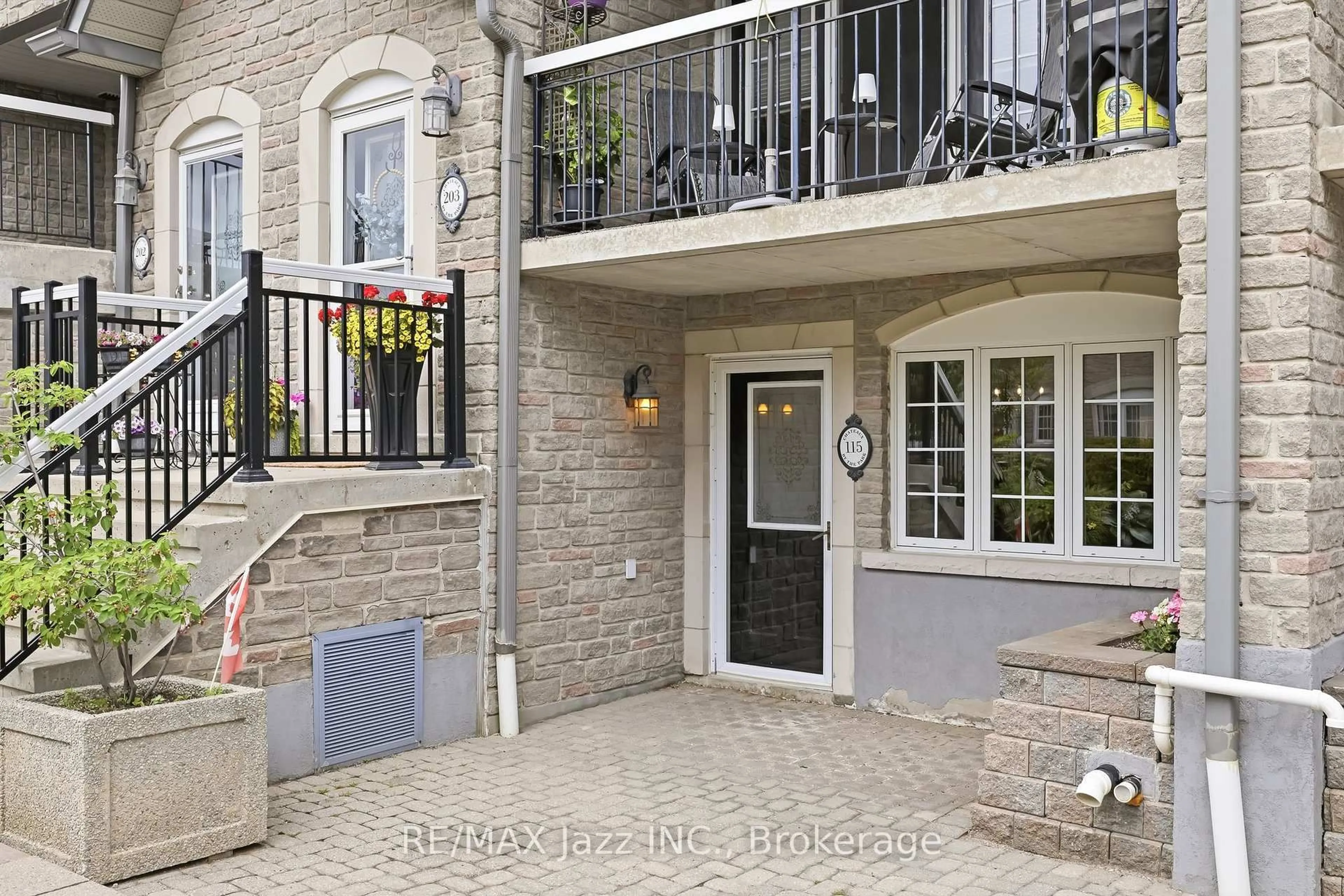 Unknown for 1995 Royal Rd #115, Pickering Ontario L1V 6V9