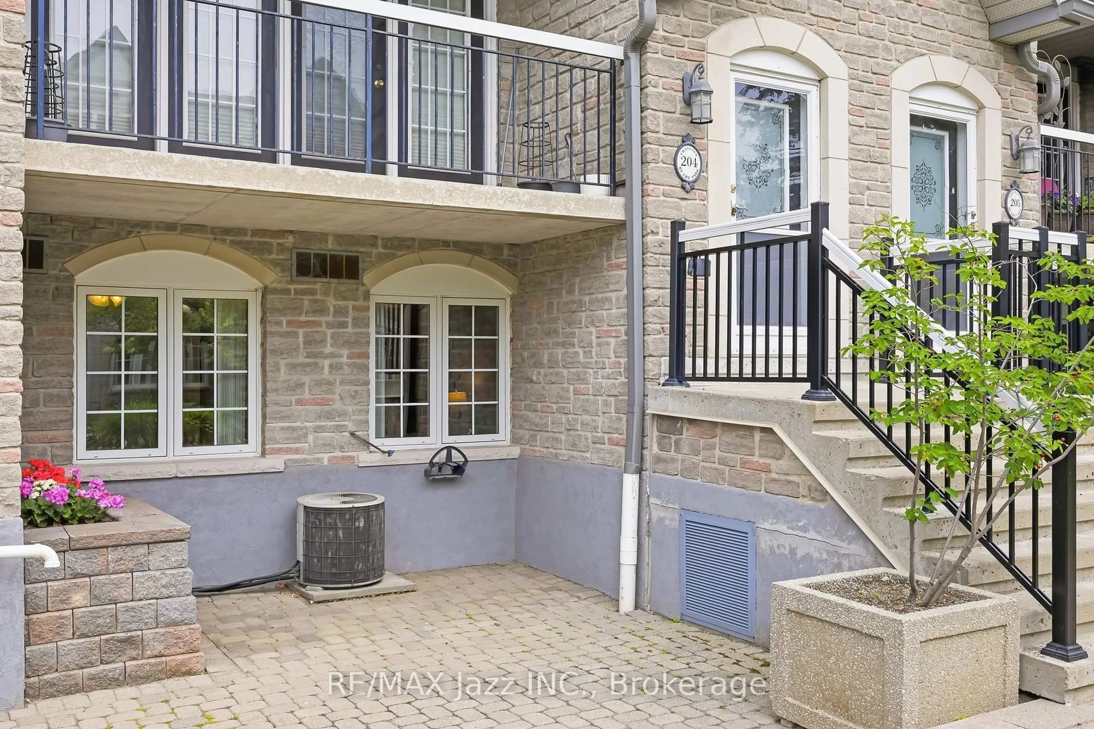 Patio, street for 1995 Royal Rd #115, Pickering Ontario L1V 6V9