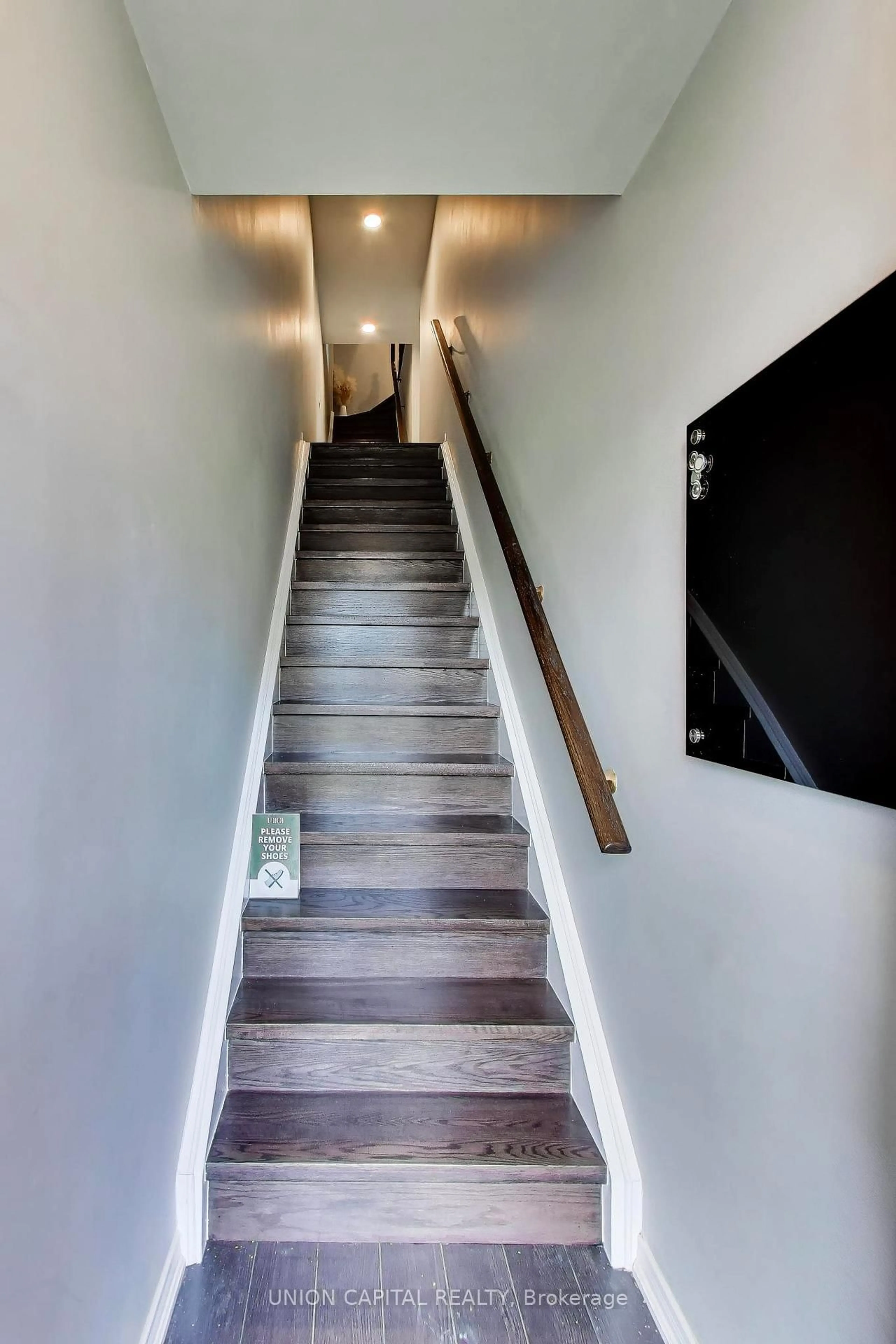 Stairs for 1070 Progress Ave #309, Toronto Ontario M1B 0C5