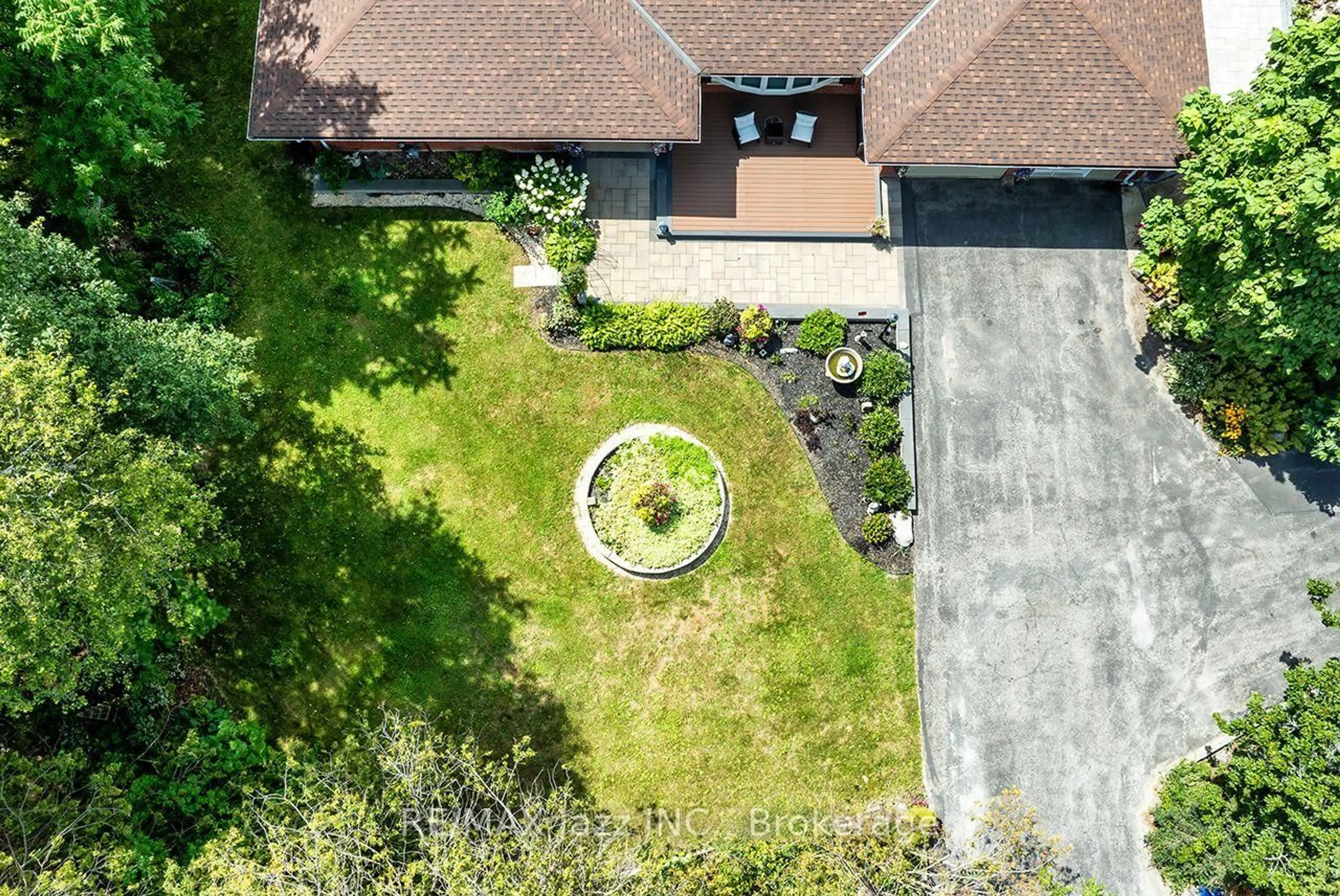 A pic from outside/outdoor area/front of a property/back of a property/a pic from drone, street for 4474 Old Scugog Rd, Clarington Ontario L1C 3K2