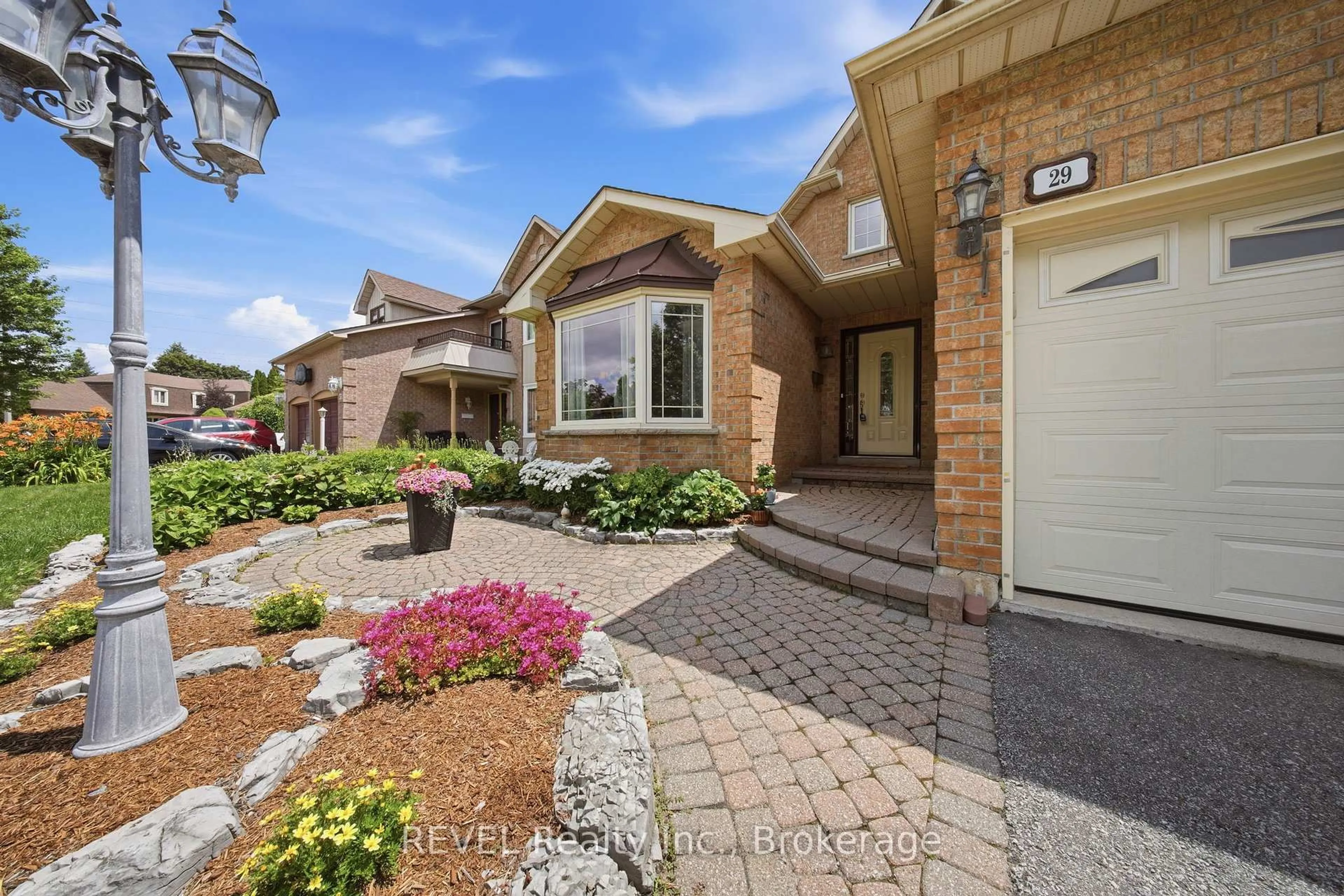 Home with brick exterior material, street for 29 Stratton Cres, Whitby Ontario L1R 1V4