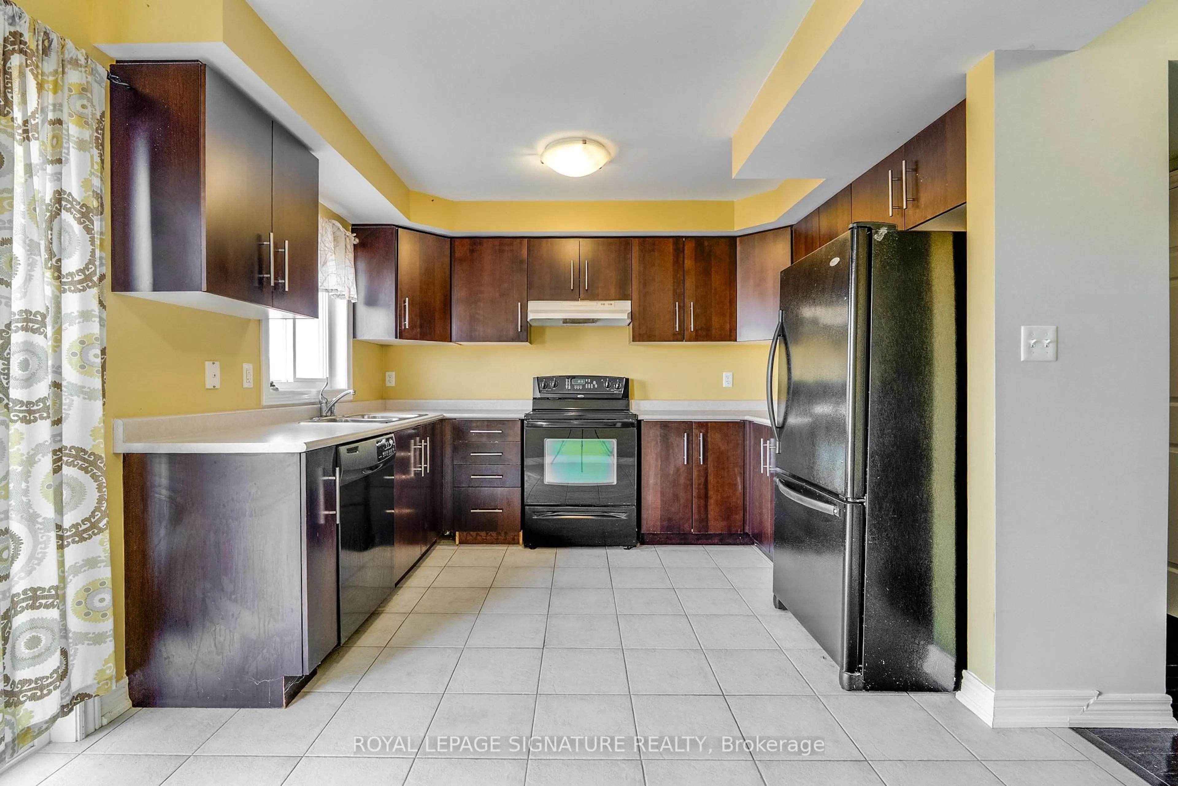 Standard kitchen, ceramic/tile floor for 54 Oakins Lane, Ajax Ontario L1T 0H1