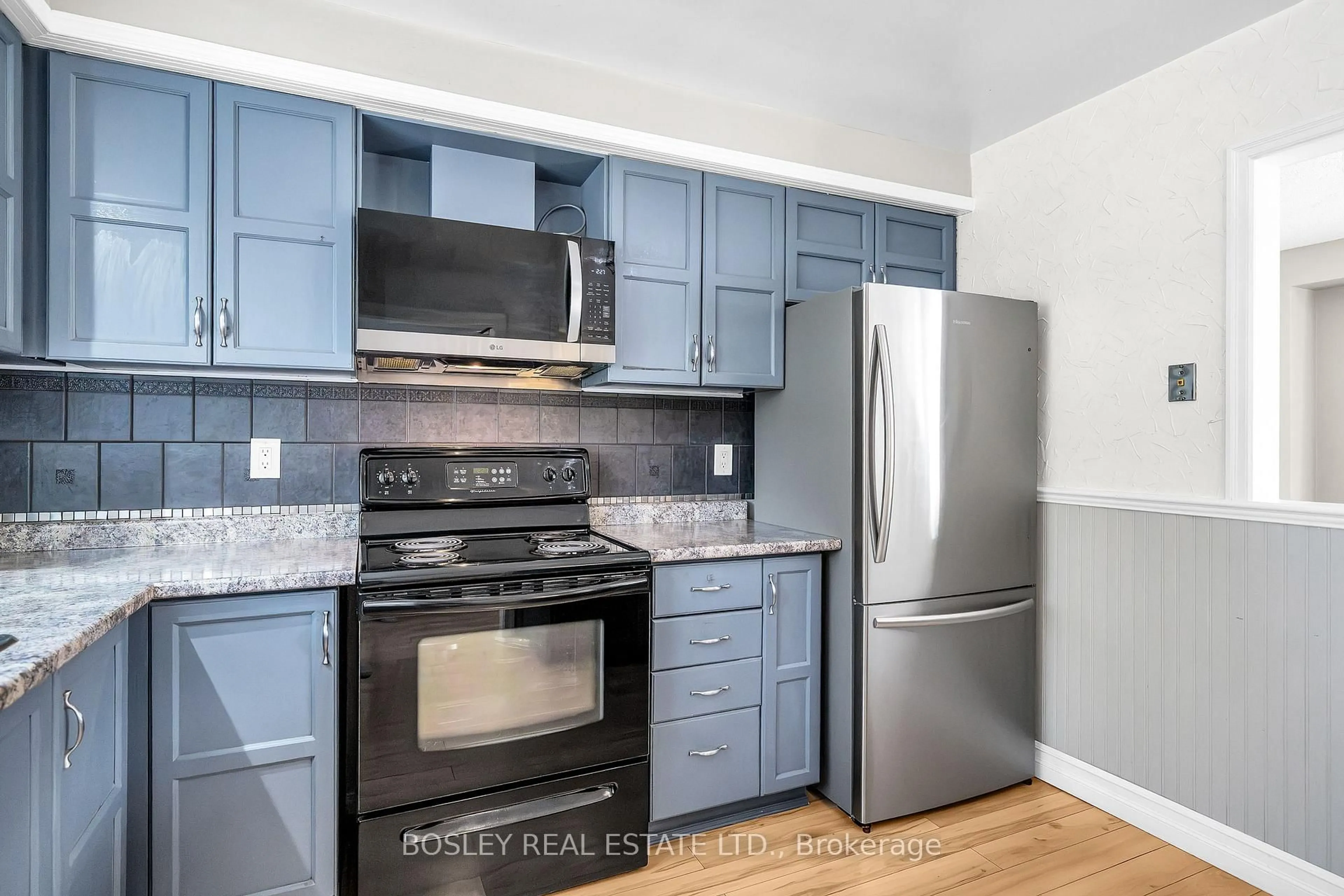Standard kitchen, unknown for 74 Elford Dr, Clarington Ontario L1C 4R4