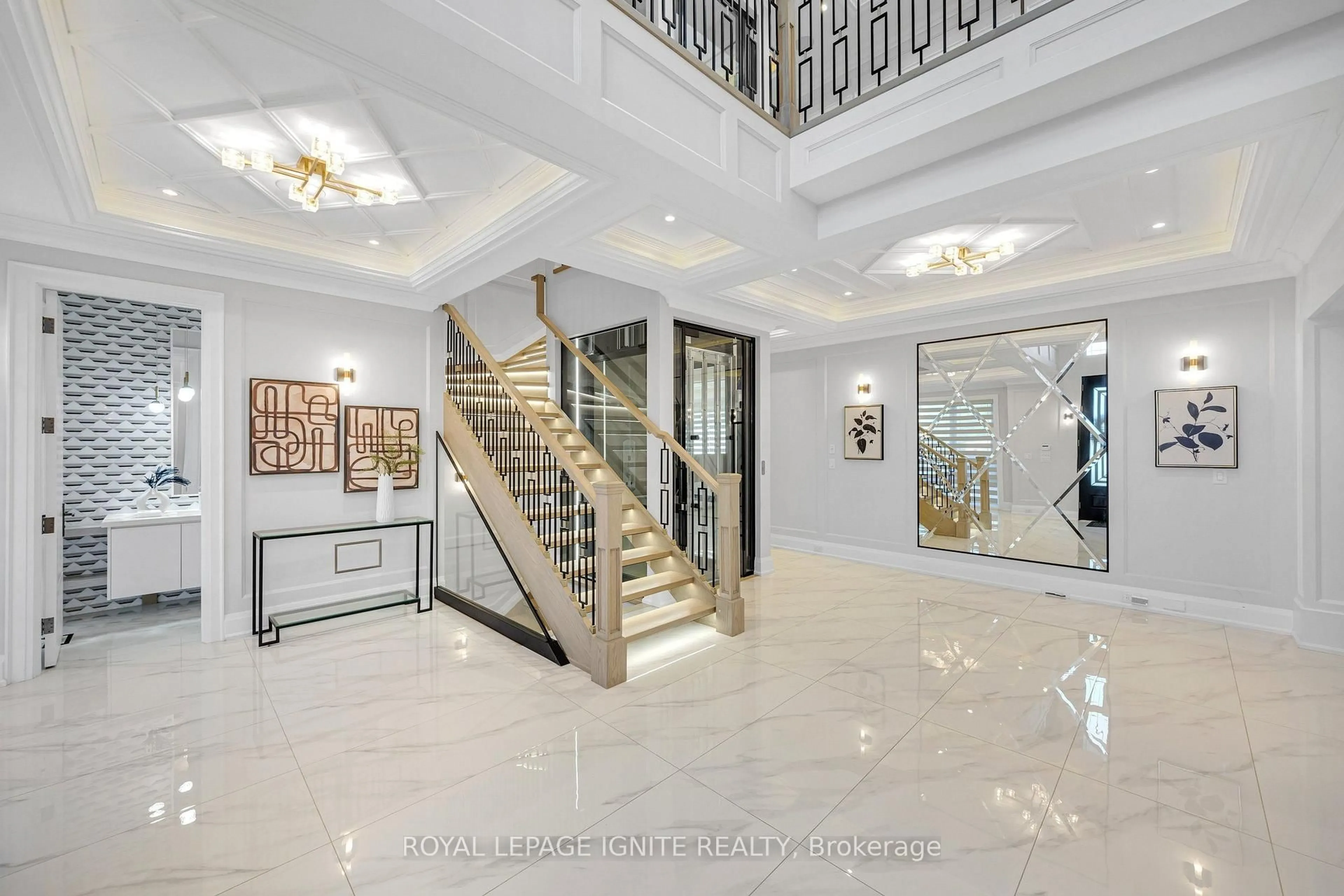 Indoor foyer for 2342 Heska Rd, Pickering Ontario L1X 0K1